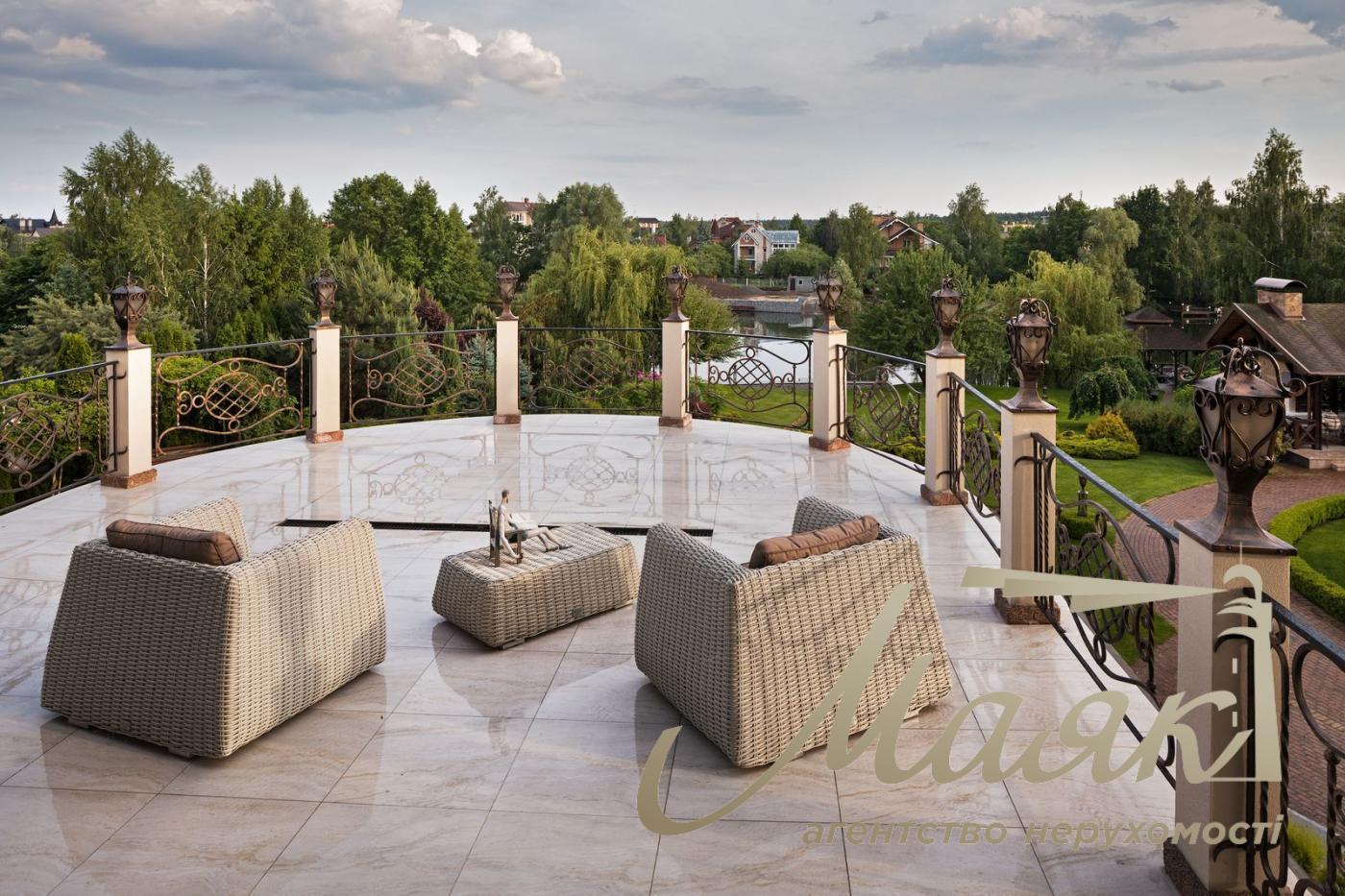 Продається резиденція в котеджному містечку "Конча - Заспа Озерна"