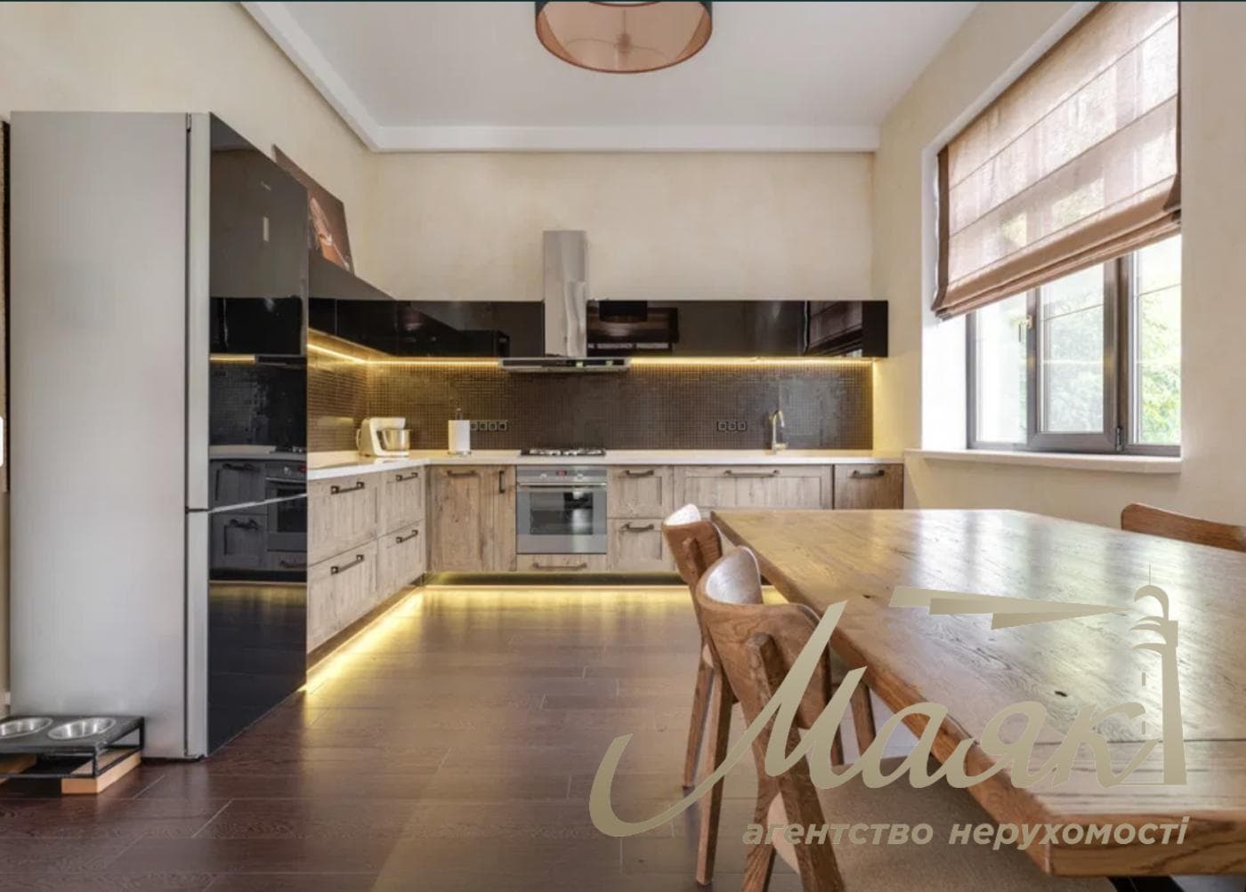 320 m² house for rent in Koncha-Zaspa. Cleaning and gardening services included