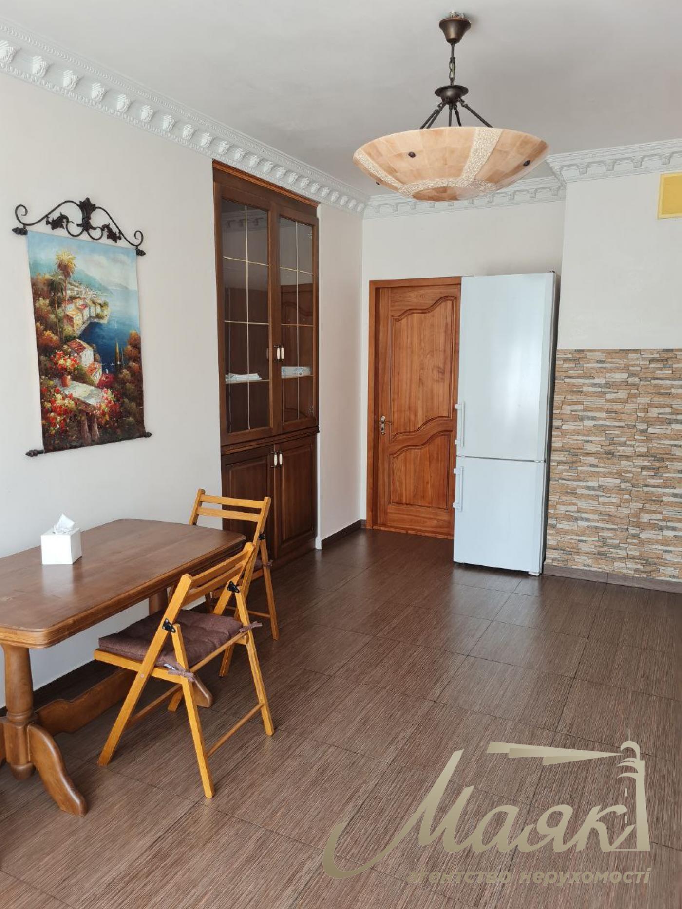 Rent 3-room apartment (140 sq. m.) Demievka, Saperno-Slobodskaya st. 22