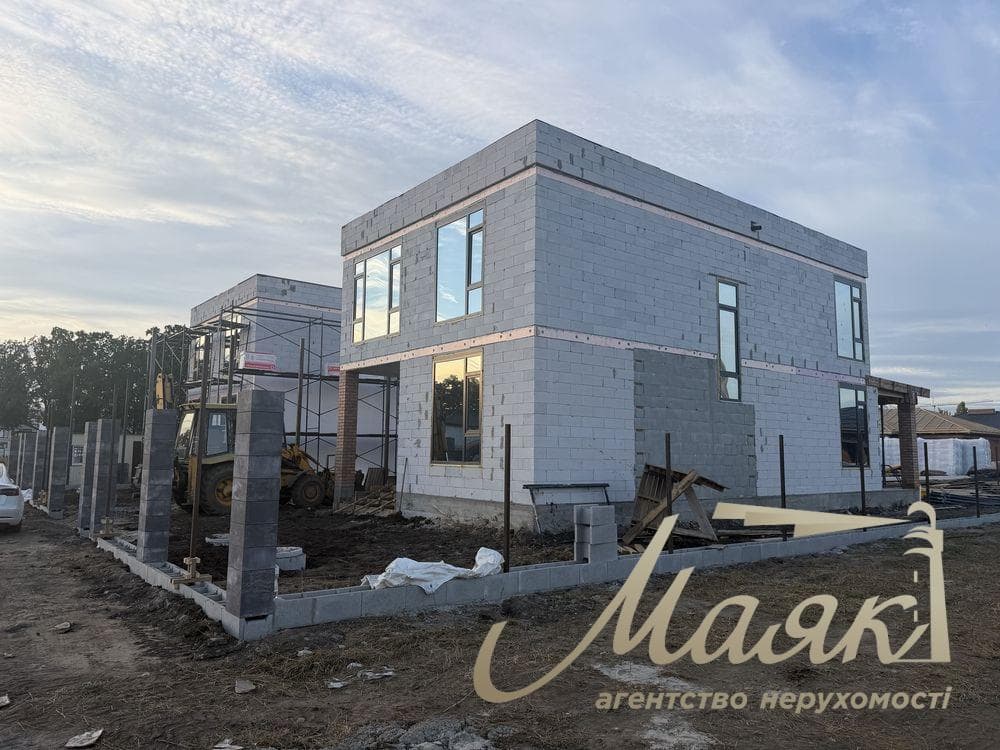 Продаж будинку (155 м²) на 5 сотках землі з газопостачанням у с. Крюківщині