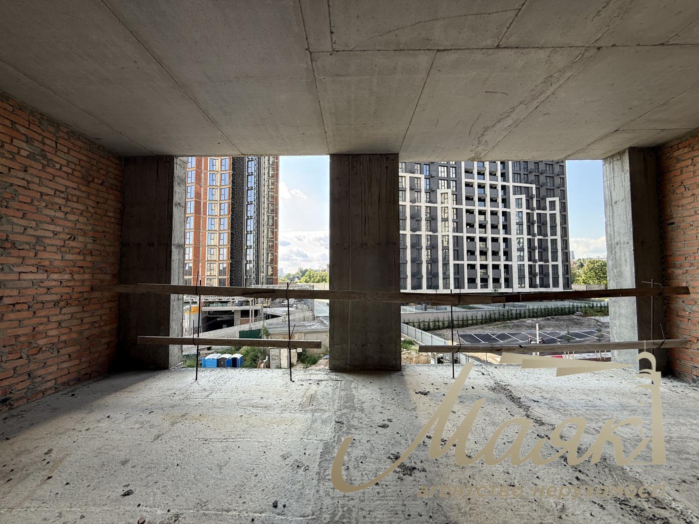 Apartment for sale 108 m2 in LCD Novopecherskie Lipki Dragomirova 7 turn