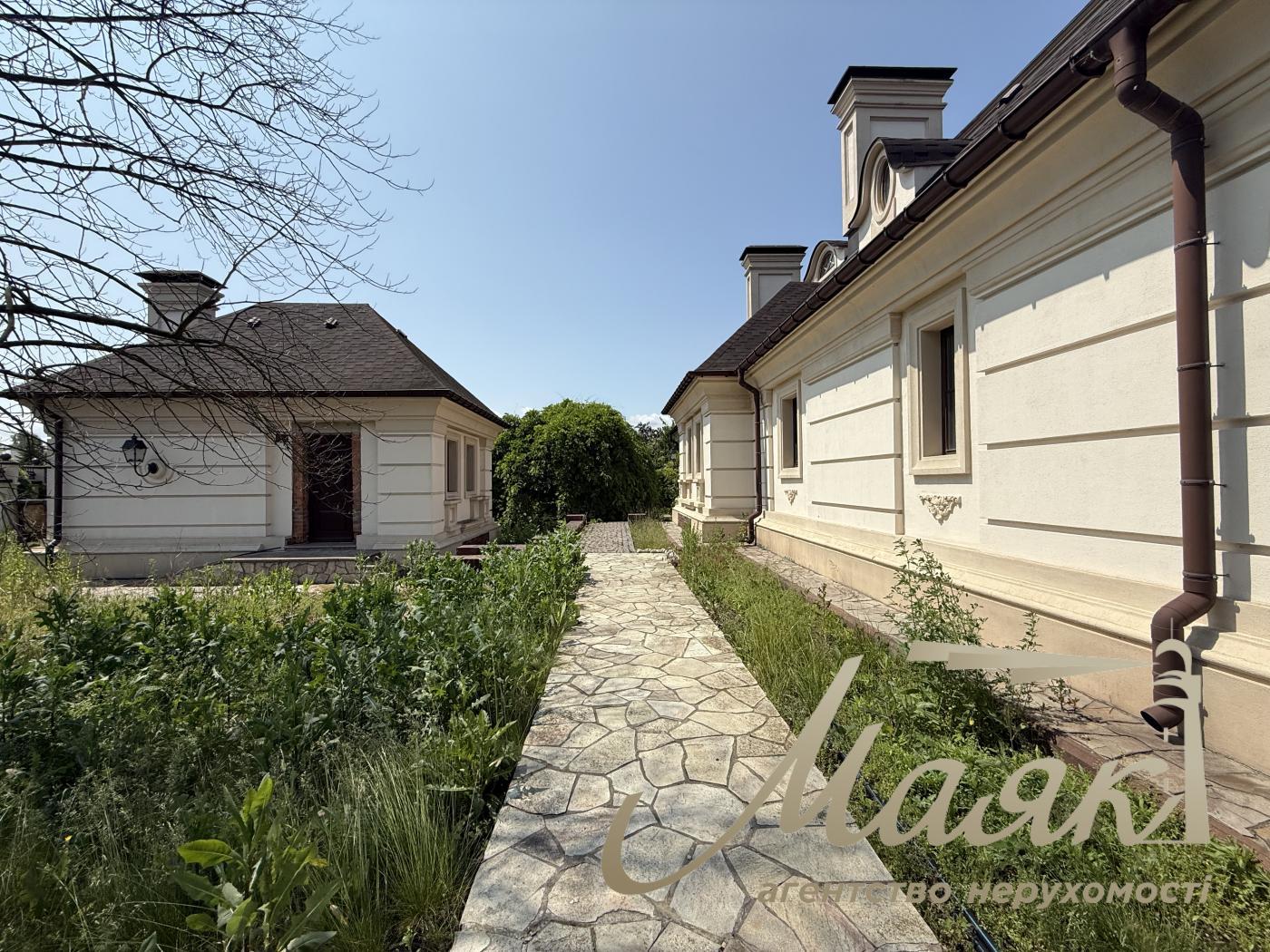 Продаж будинку біля води 1200 кв.м у Кончі-Заспі | Свій пляж і вихід до води