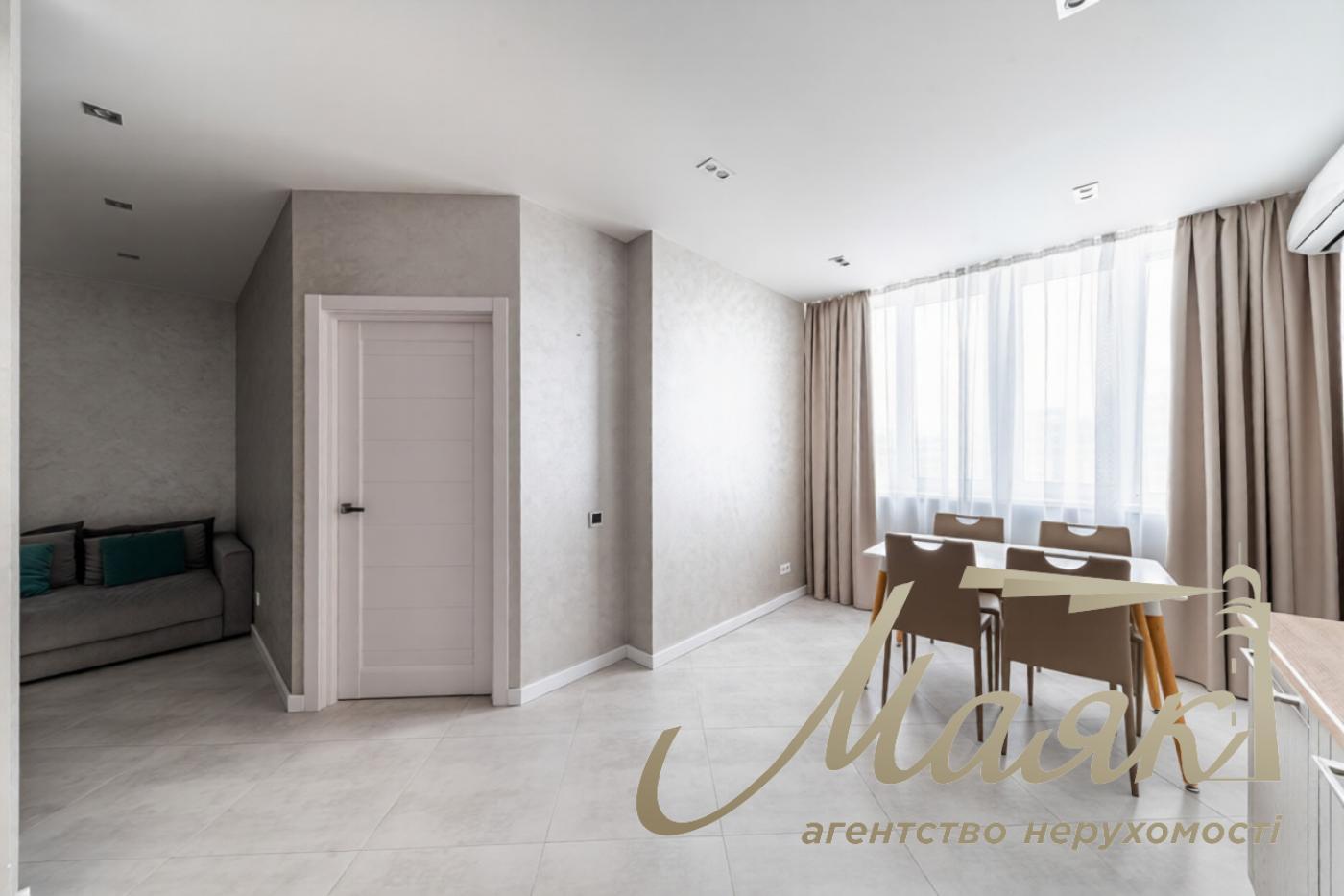 Rent 2-bedroom apartment in LCD str. Podvysotskogo, 4v, 50m², Pechersk, Kiev