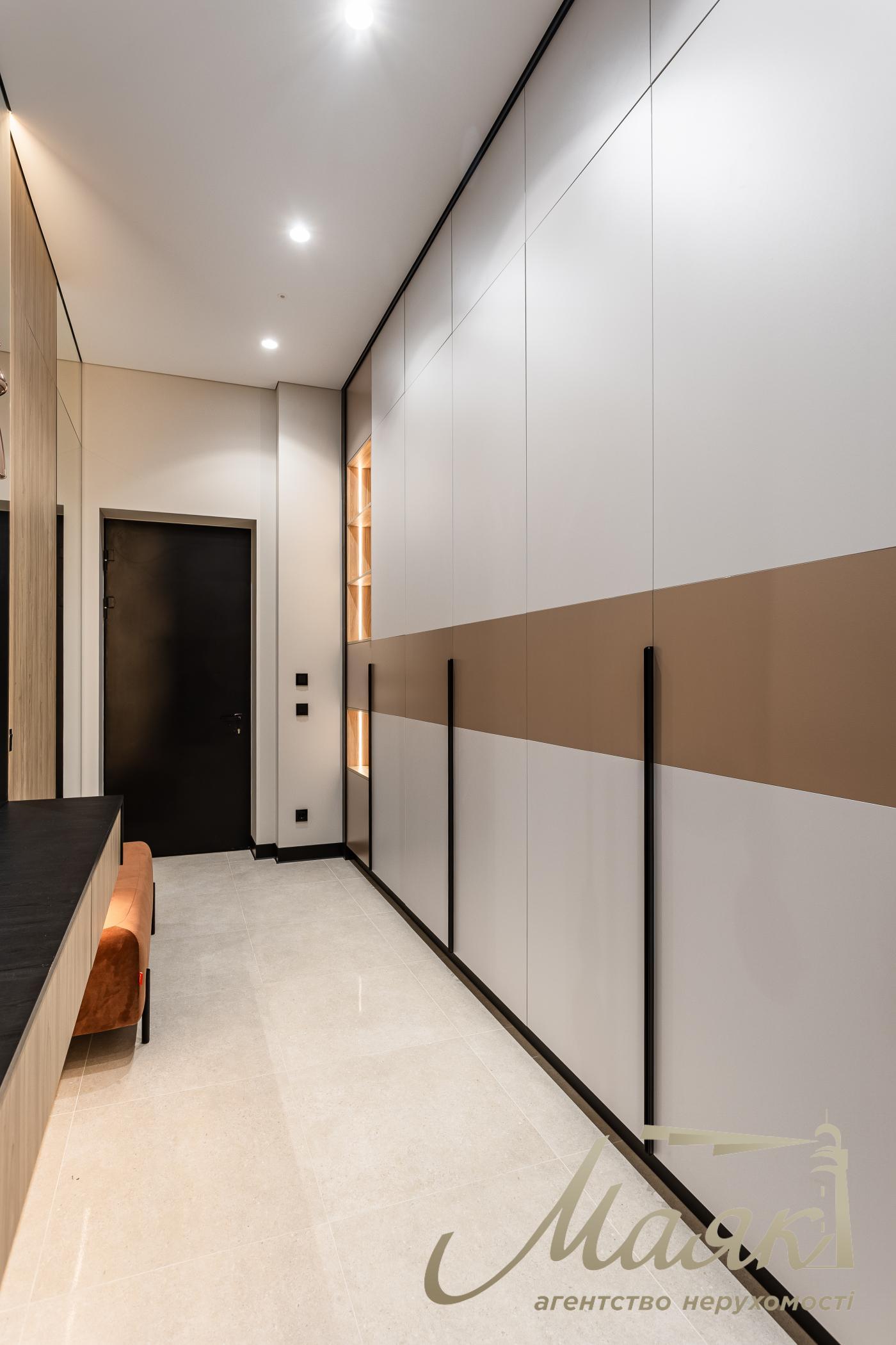 Продажа видовой 1-комнатной квартиры в клубном доме Hidden, ул. Садово-Ботаничная, Печерск, Киев