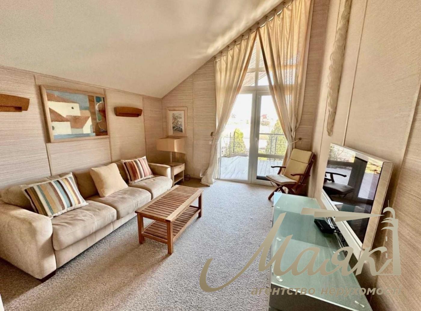 Sale of a house with a swimming pool and access to the Dnieper 300m2 Dam Koncha-Zaspa, Kozin