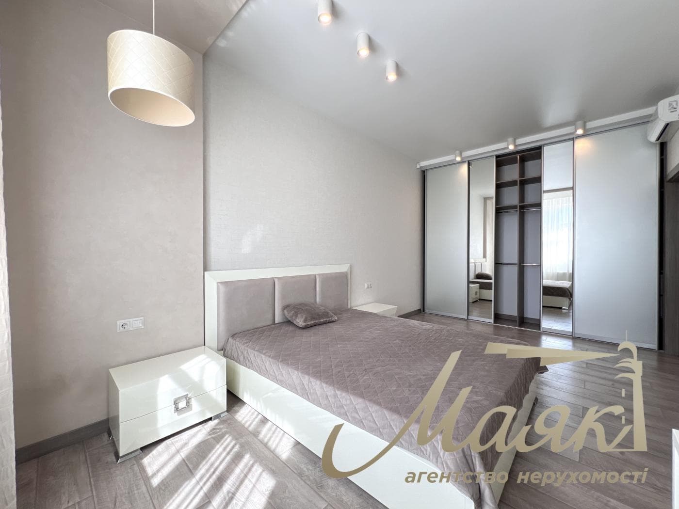 Оренда 2-кімнатної квартири 80 м² в елітному ЖК бізнес класу "Французький квартал", Печерський район