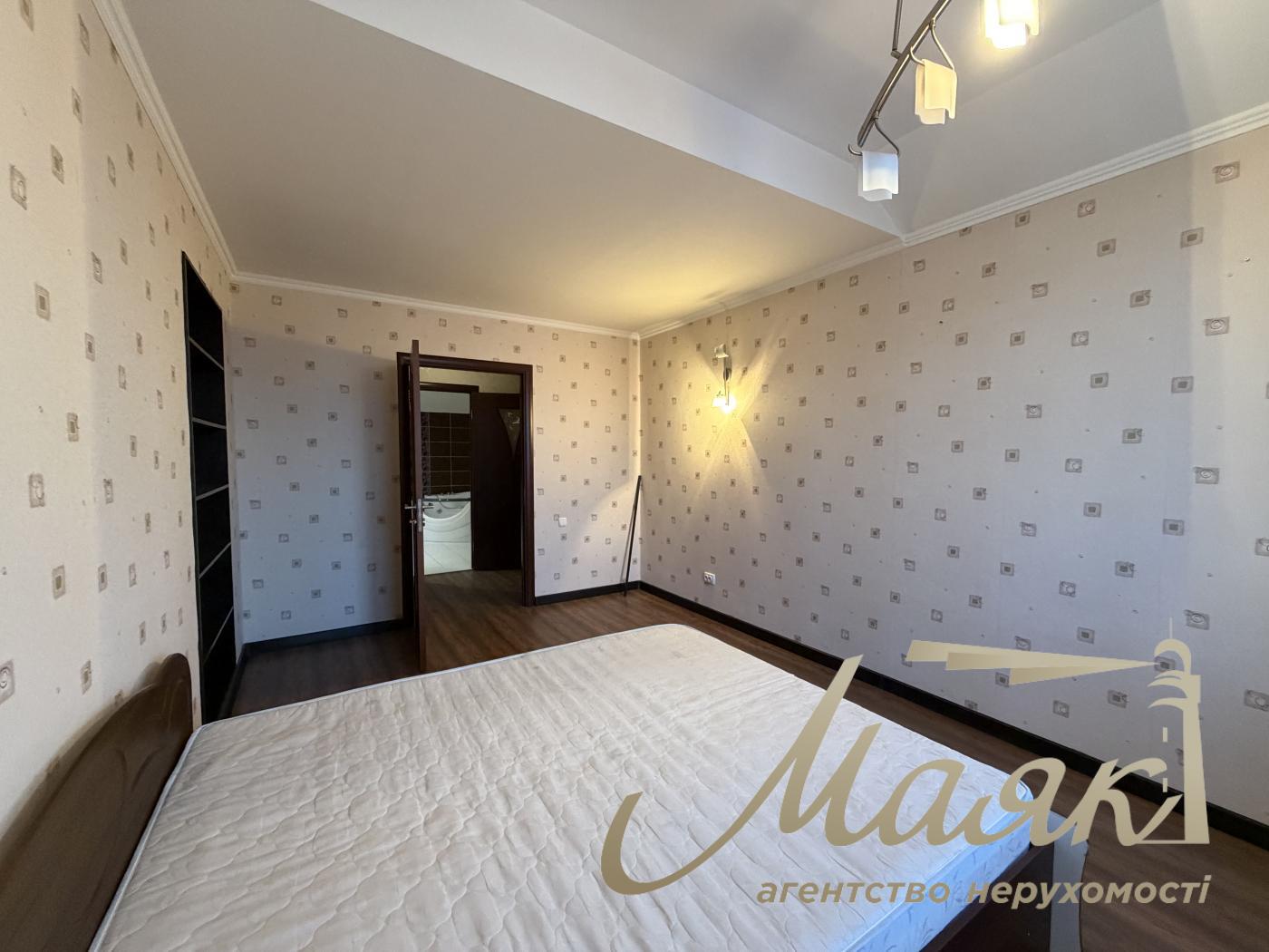 House for rent 300m2 in Kozin village, ulitsa Nova, in Montana Village.