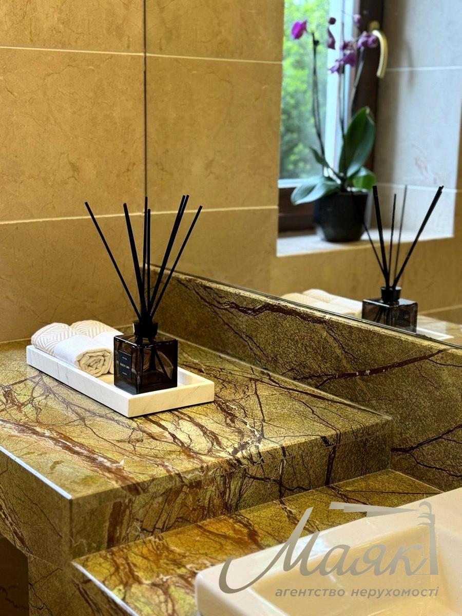 Оренда двоповерхового будинку 120м2 поруч із лісом у с. Великі Дмитровичі