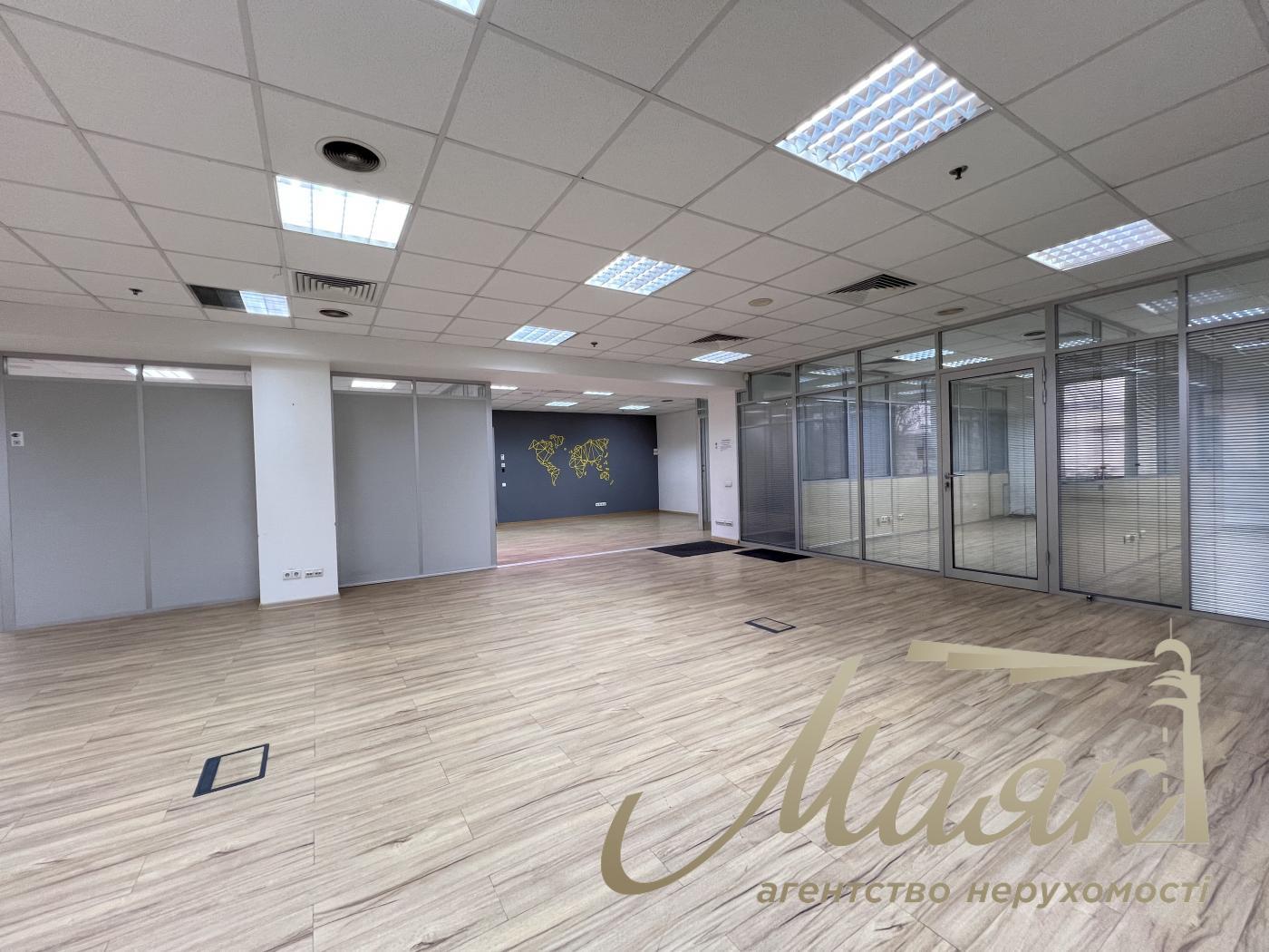 Оренда офісу 285 кв.м. в БЦ Леонардо вул.Богдана Хмельницького 52/17