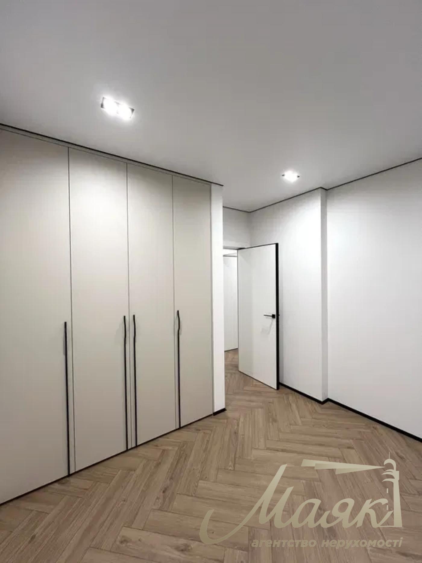 Продажа 2-комнатной квартиры ЖК Варшаский 3, ул. Змиенко