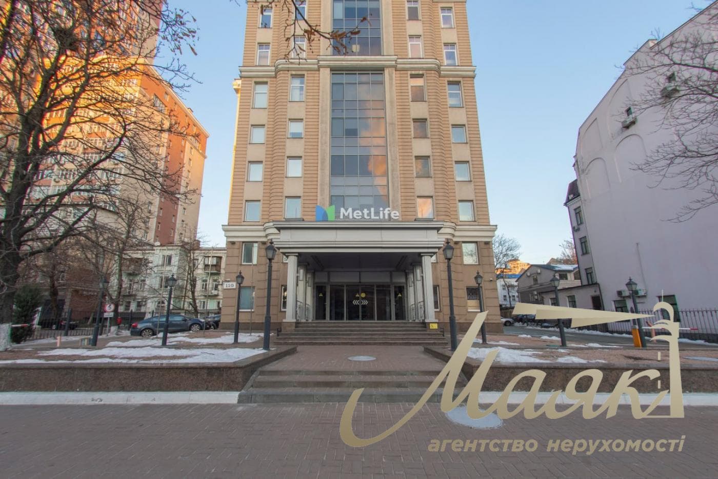 Оренда офісу 530м2 в БЦ Карат, вулиця Жилянська 110, Центр
