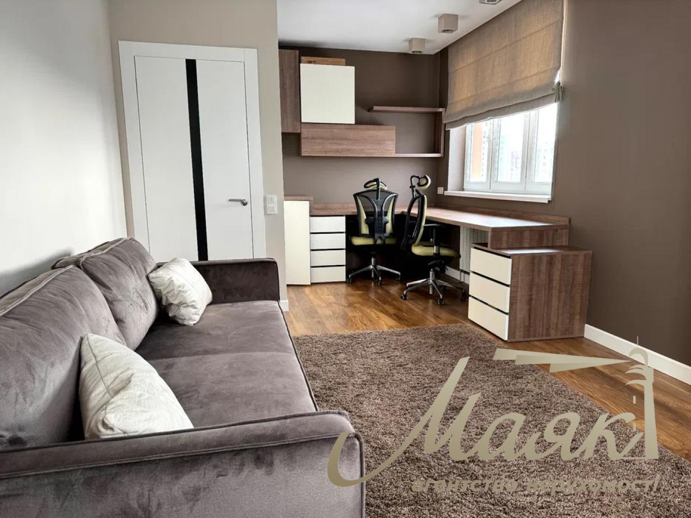 Продаж 4к квартири ЖК Молодіжний Квартал, вул. Чавдар, Осокорки