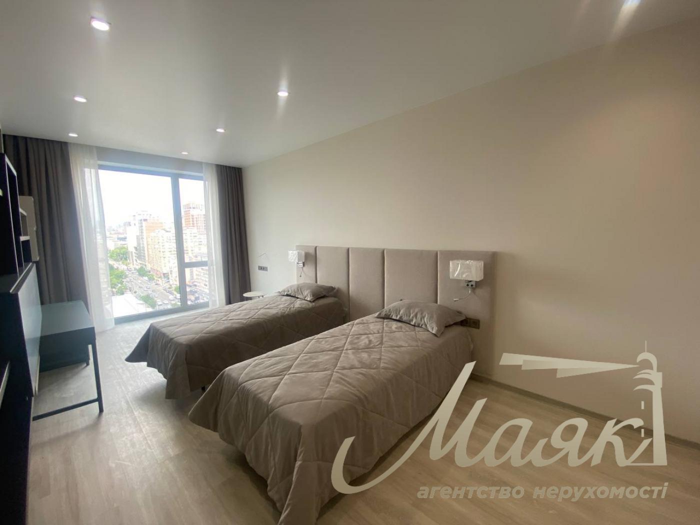 Rent of a 3-room apartment in the Atlantic residential complex at 118 Antonovich Street.