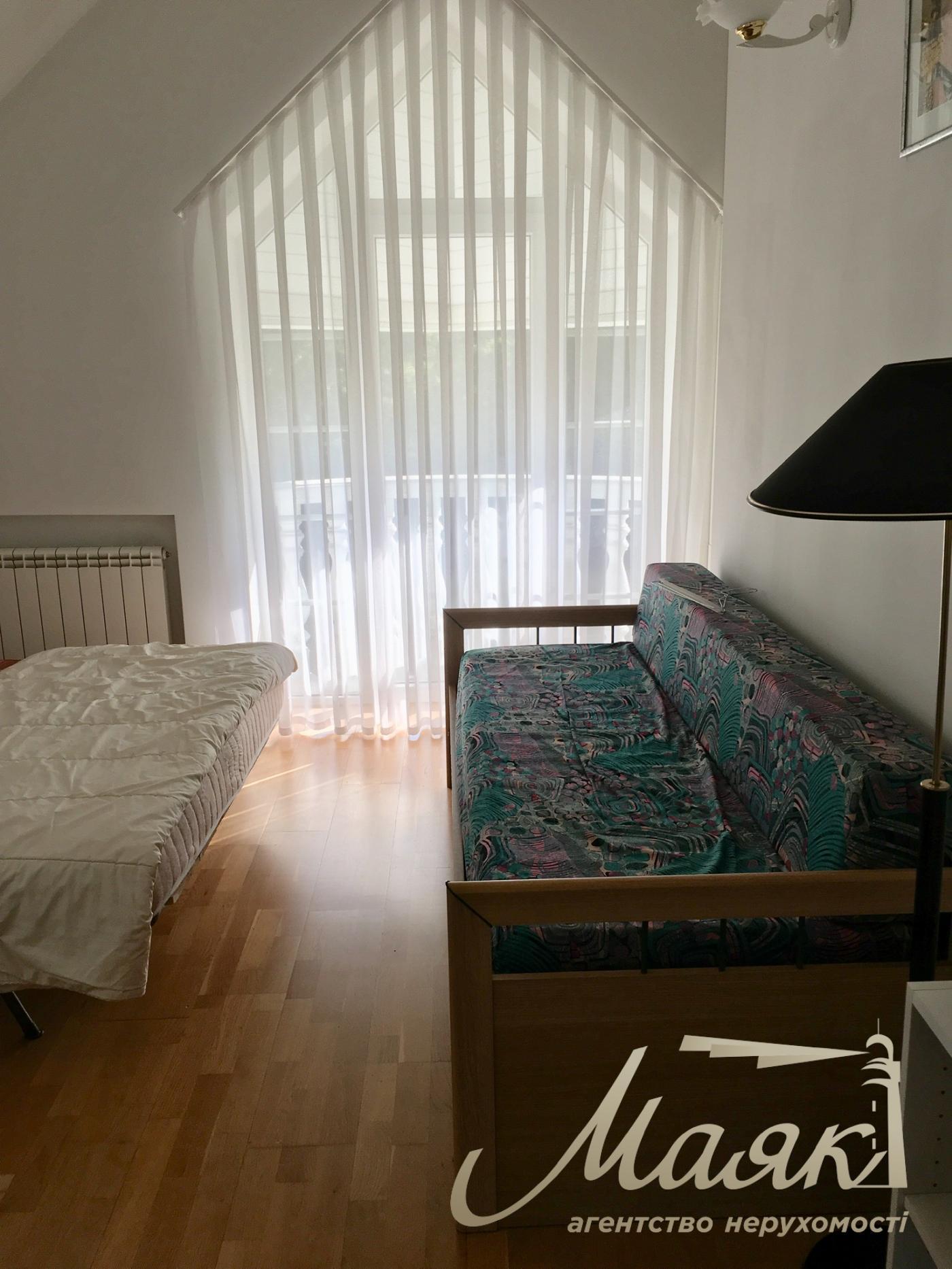 Rent 3-storey house 492,7m2, Lesniki