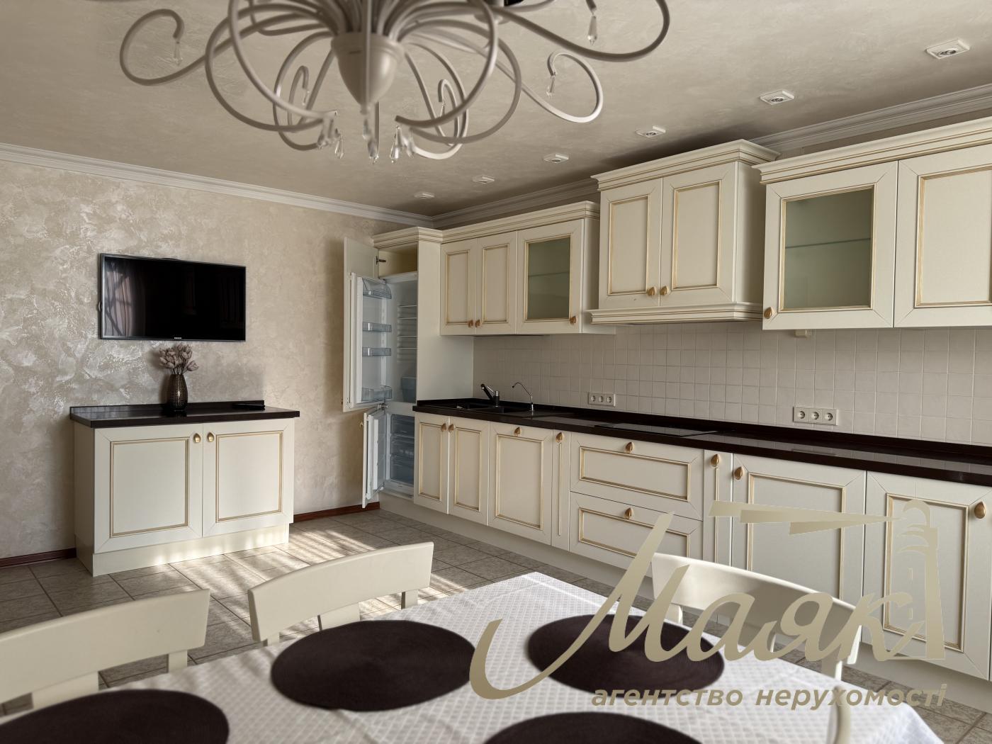 Оренда будинку 400 кв.м з тенісним кортом, великою зеленою територією | Бориспільський район| с.Гора