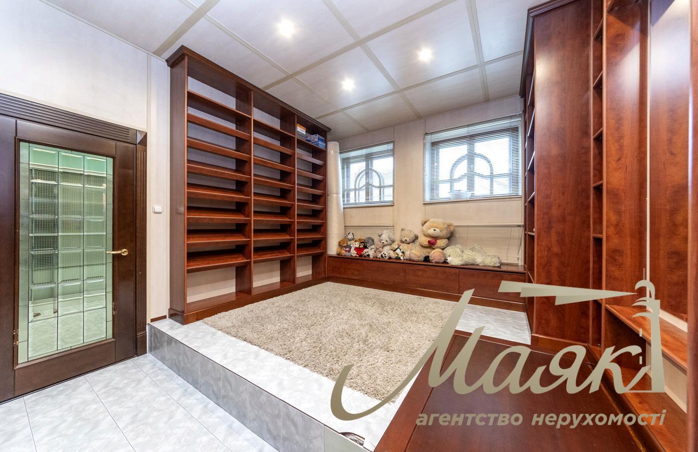 Продажа элитного дома 631м2 в Киеве, Голосеевский р-н, с.Вита-Литовская, пров. Залужный