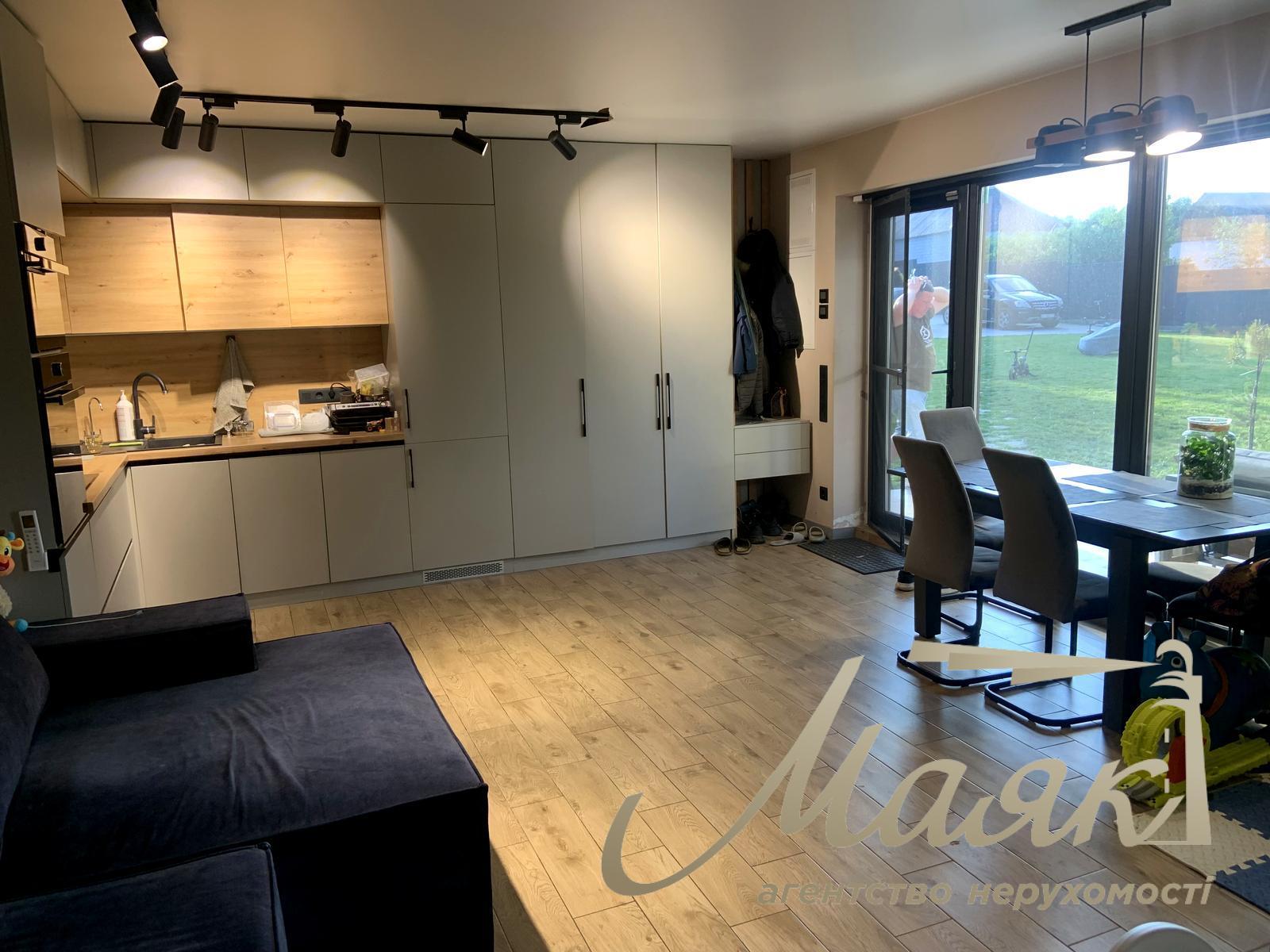 Продаж одноповерхового будинку з прямим виходом до річки - Голосіївський район, Київ, Чапаєвка/Віта-Литовська.