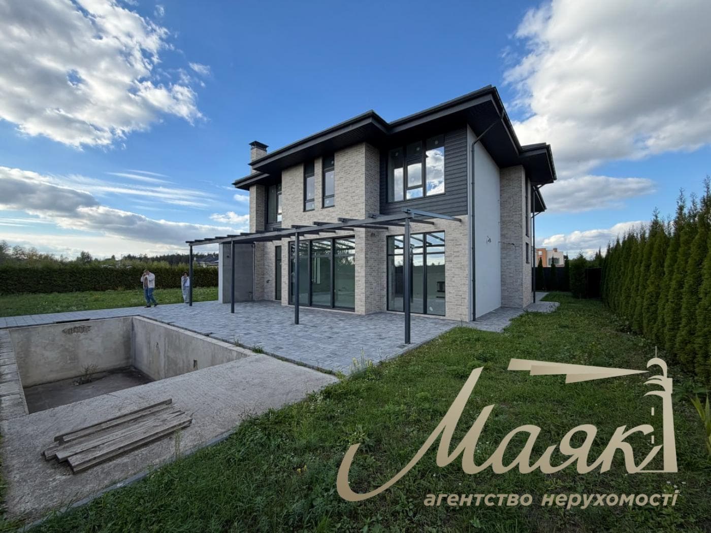 Продаж 2-поверхового будинку площею 300 м², КГ Хутір Ясний