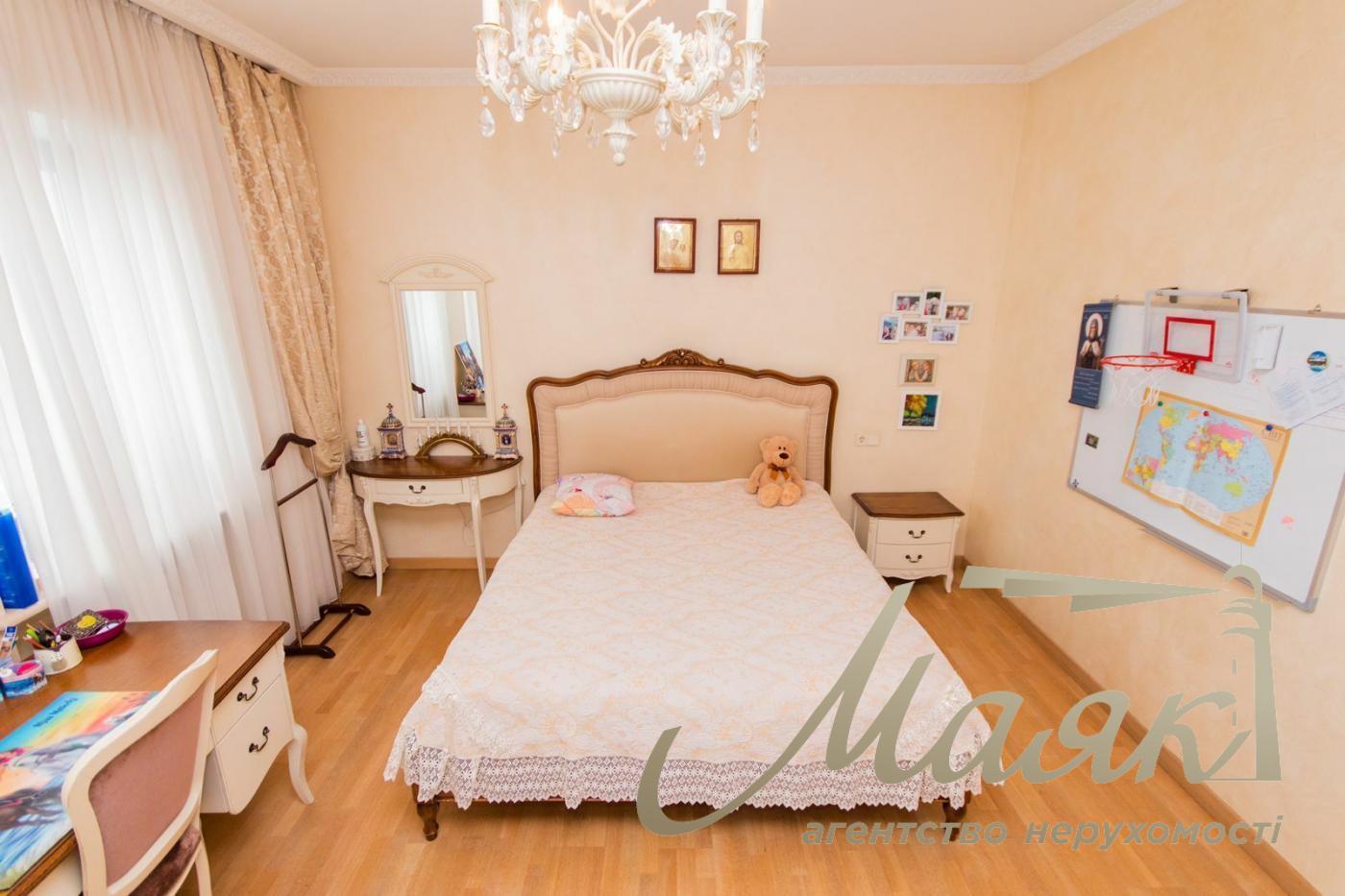 Продажа дома 280м2 на 15 сотках в Хотове., Авторский ремонт.