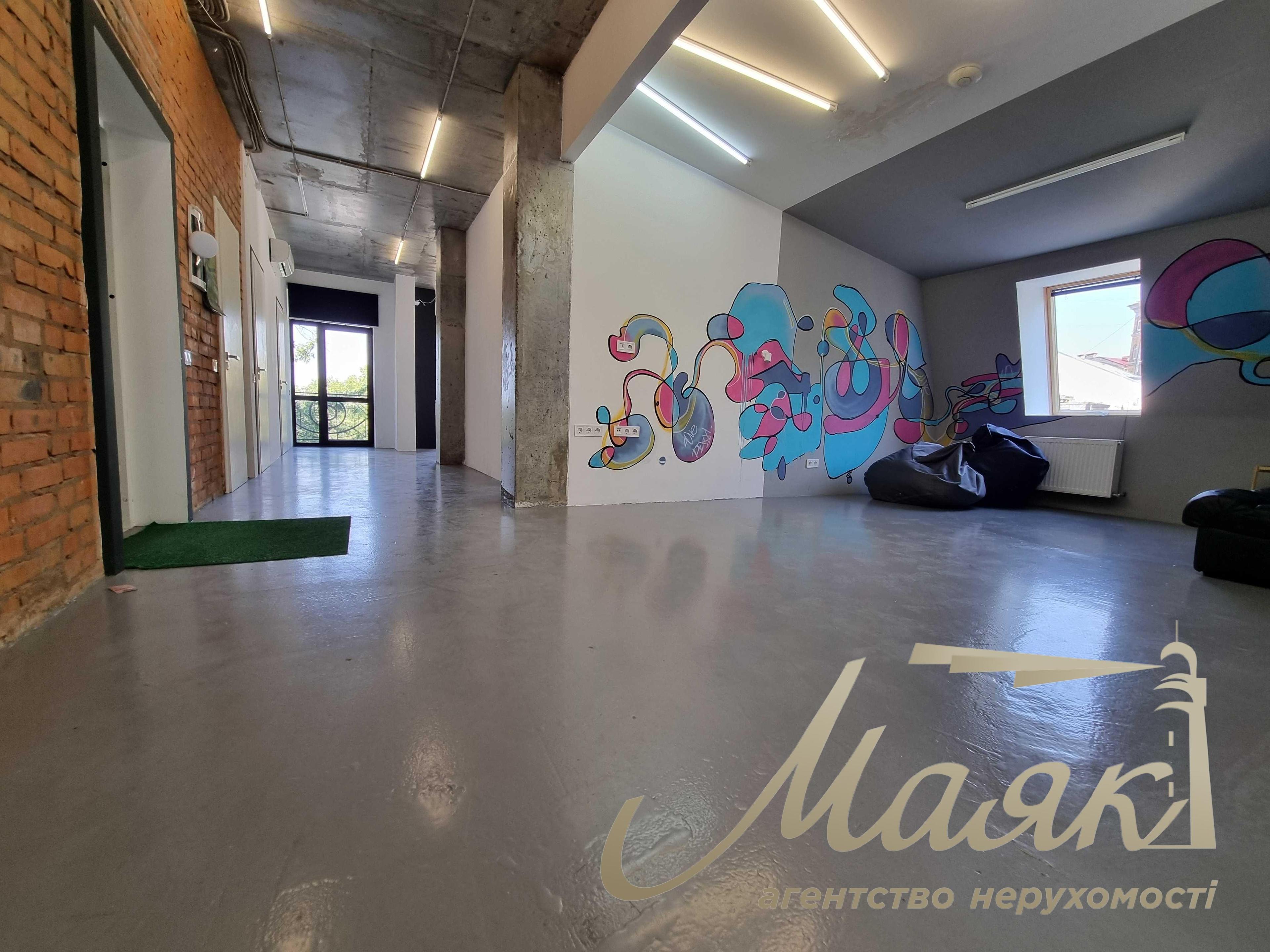 Rent office 350 sq.m. on Podil, Vozdvizhenska street 51A