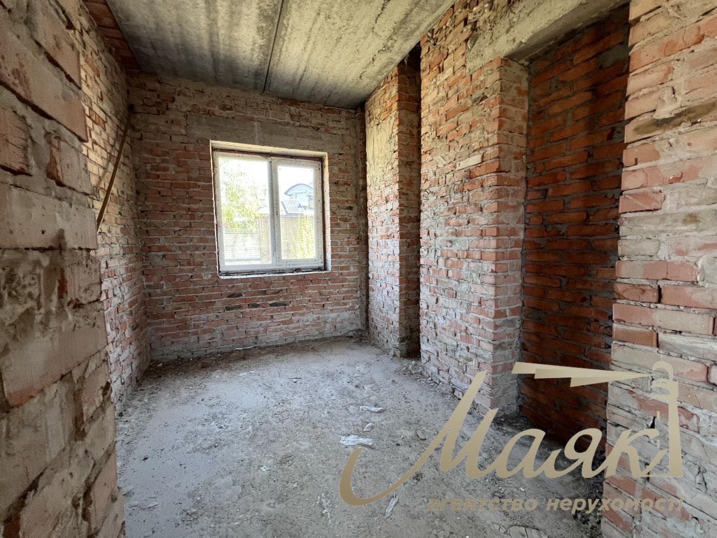 Capital brick house for sale 270m2 near Kiev, Novoobukhivske direction