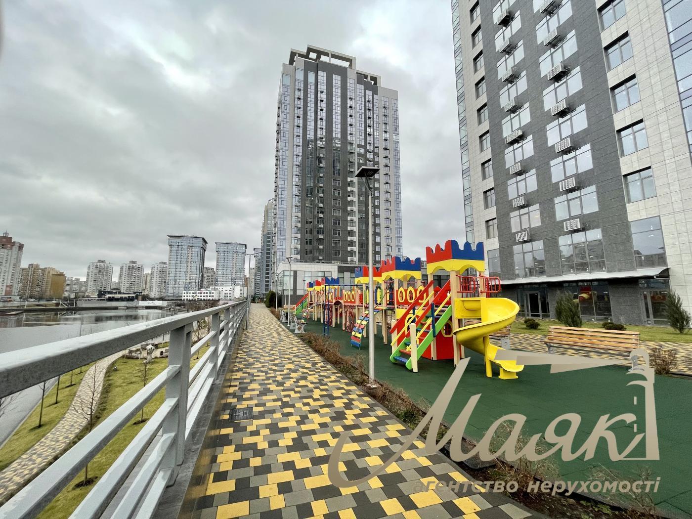 Продаж видової 3к квартири в ЖК "Ріверстоун", Дніпровська Набережна