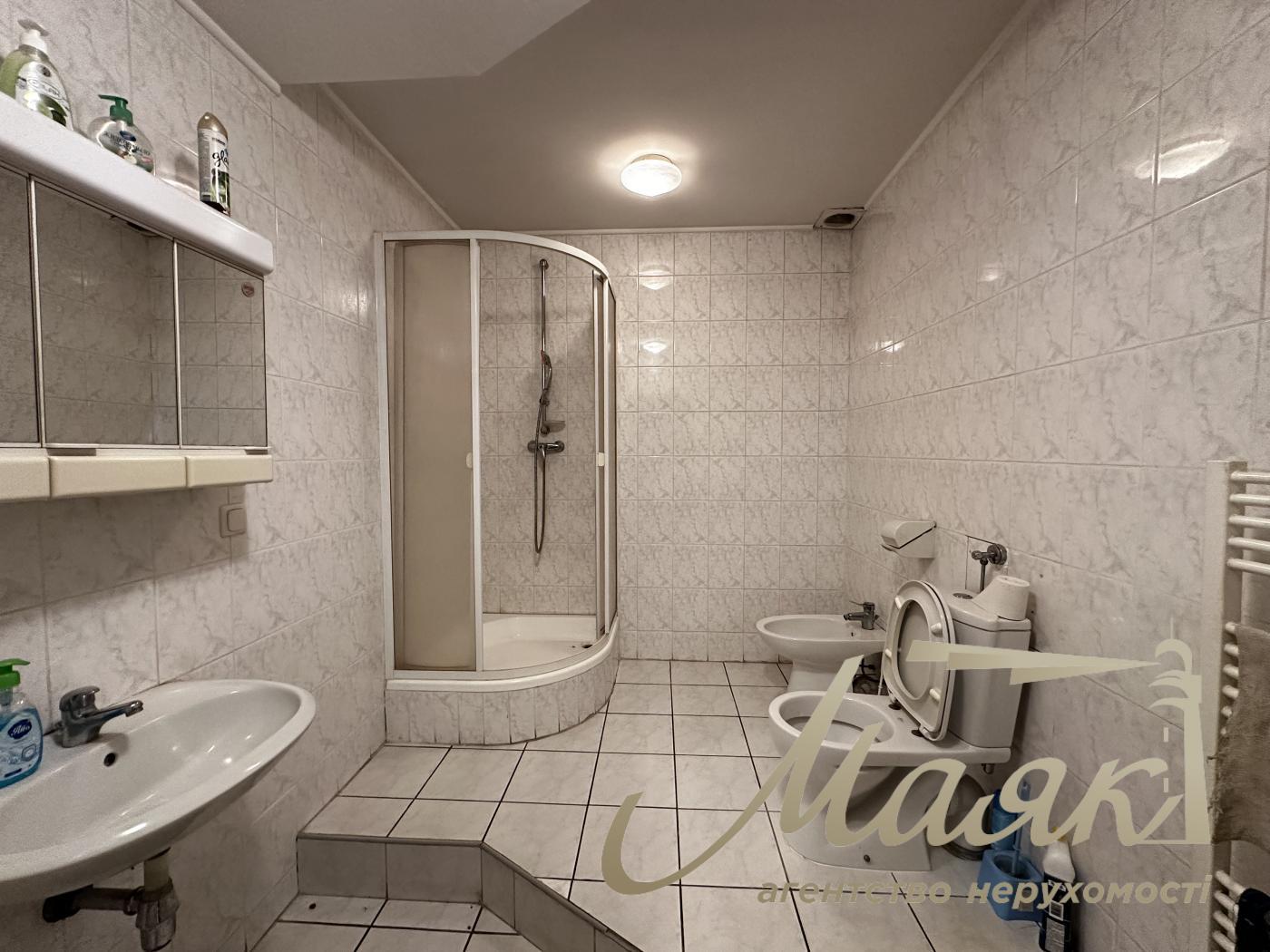 Оренда ОСЗ 600м2 вул.Бойчука 17, Печерськ