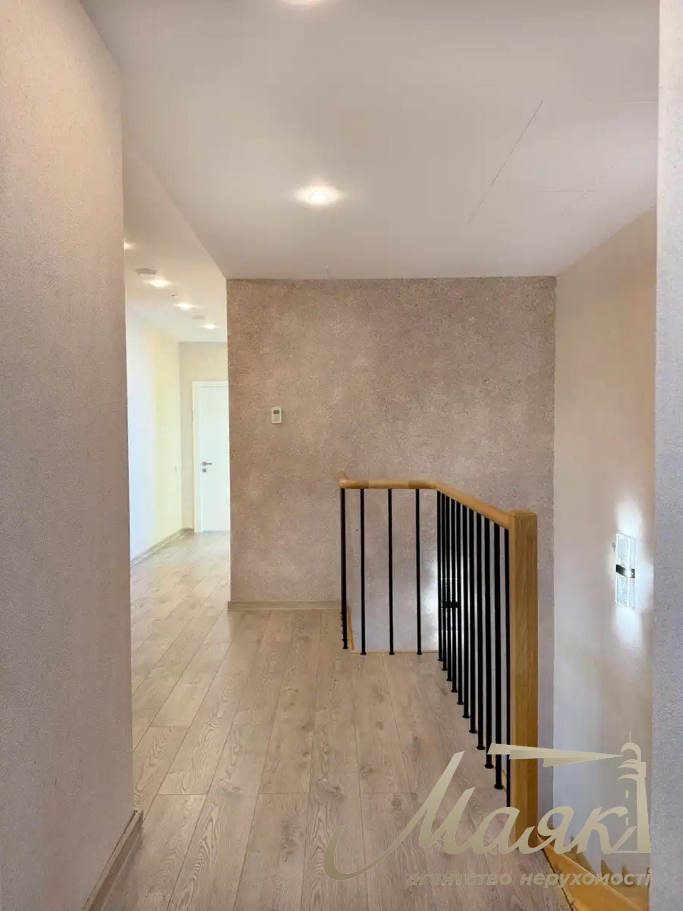 Оренда 2-поверхового будинку площею 190 м², село Нові Безрадичі