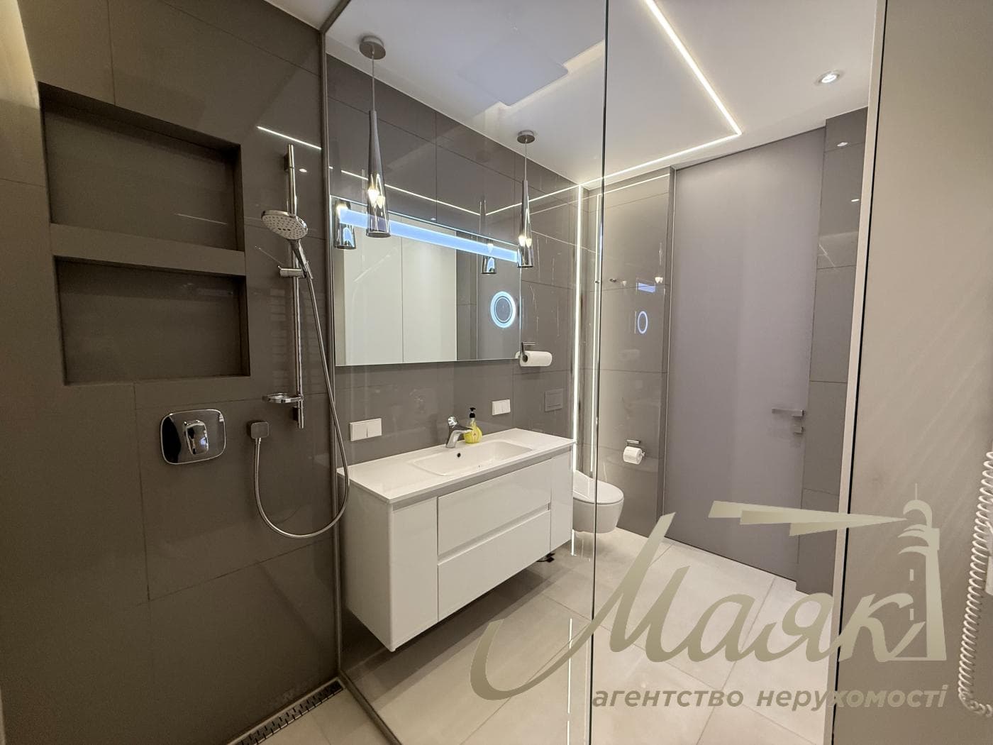 100-square-meter penthouse for rent in the Podvysotsky residential complex, Podvysotsky Street