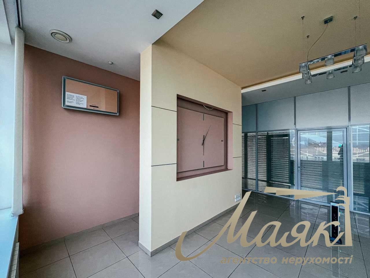 Оренда офісу на Печерську 1 158м2 на б-р Лесі Українки 26.