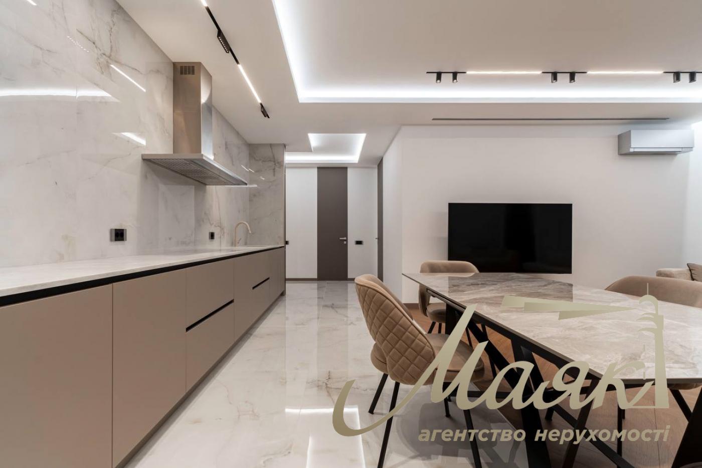 Аренда квартиры 125м2 в ЖК «Новопечерские Липки» Драгомирова/Верхогляда, Печерский район, Киев