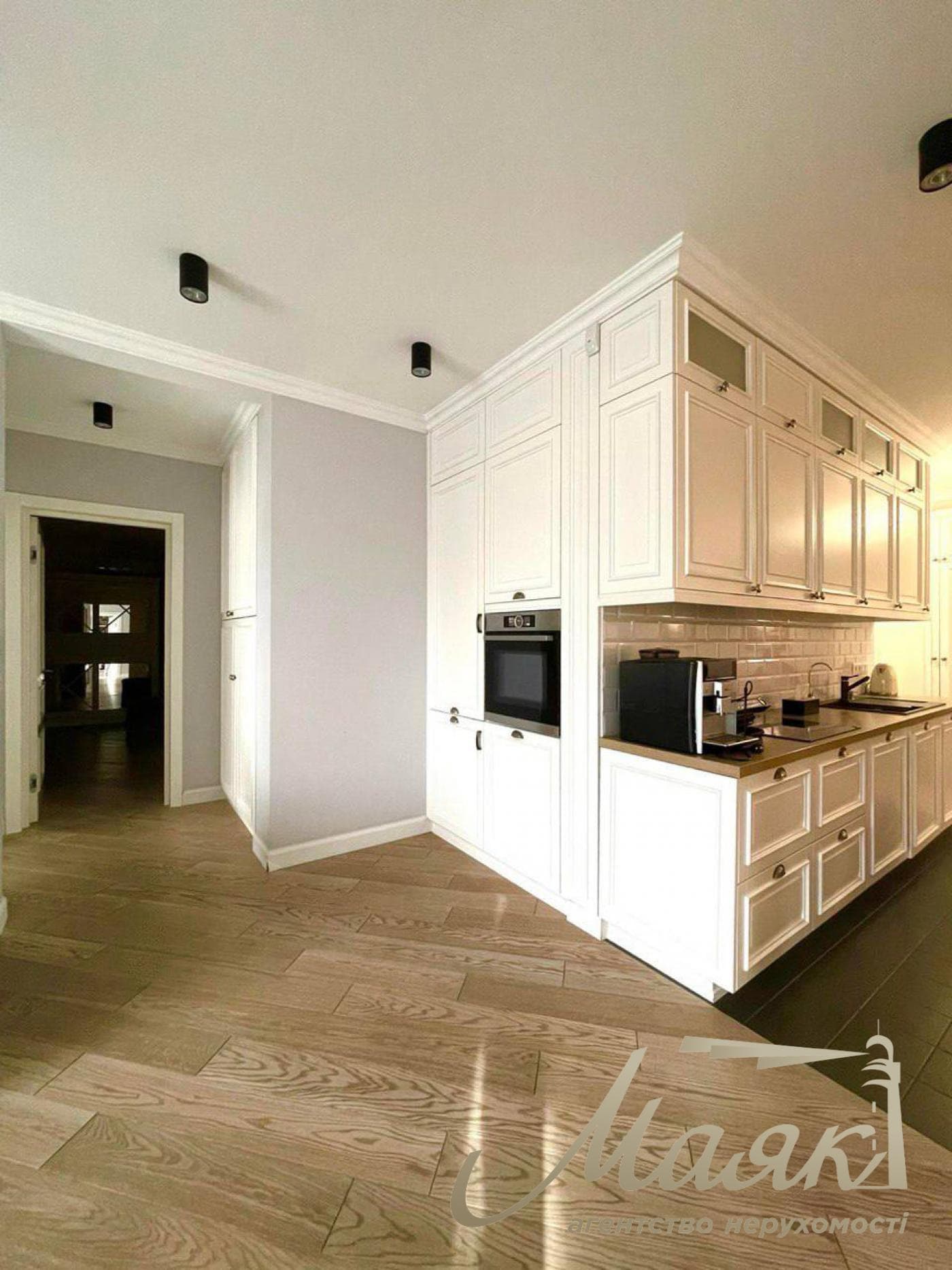 For sale 4 bedroom apartment in Park Avenue Residential Complex, 60 Goloseevsky Ave.