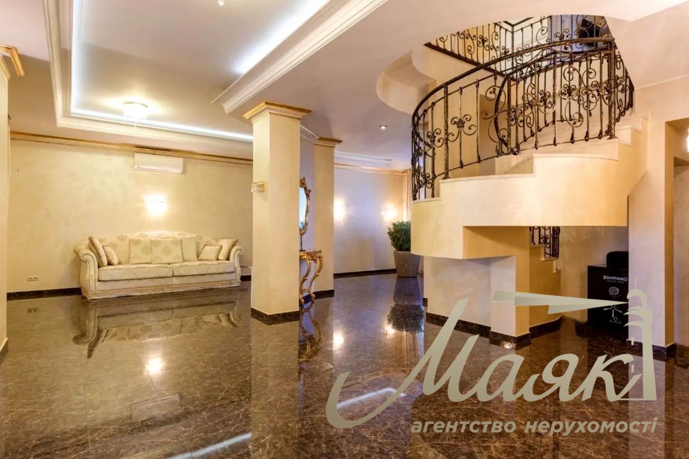 Оренда будинку в Конча-Заспі, КМ "Французьке містечко" 650 м² ділянка 30 соток вул. Лісова