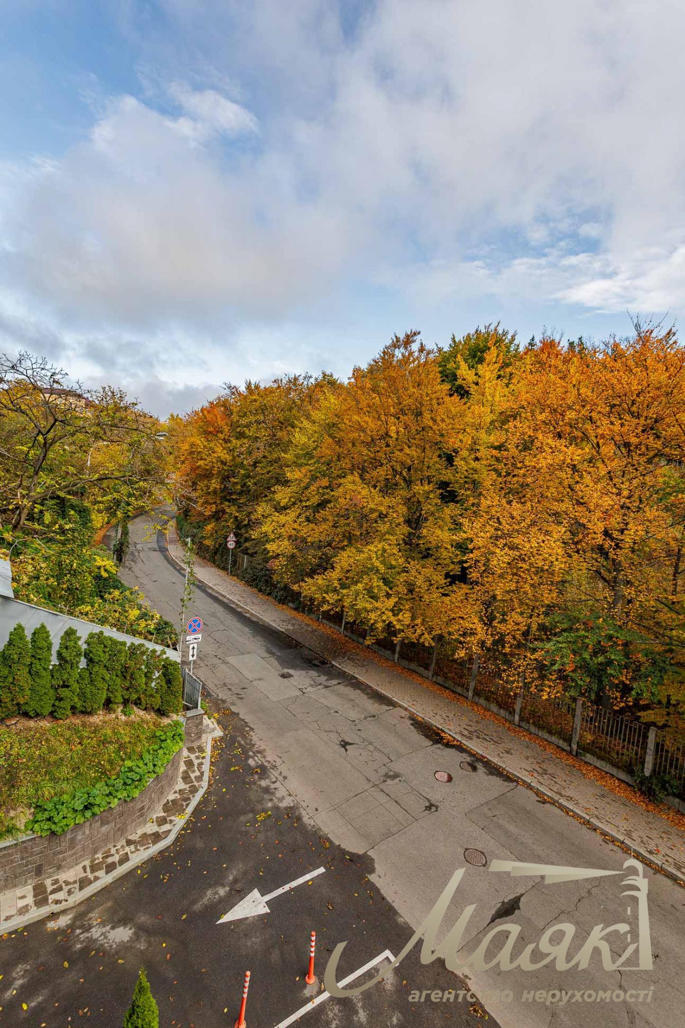 Продаж квартири 140м2 у клубному будинку Hidden м. Київ Печерський район.