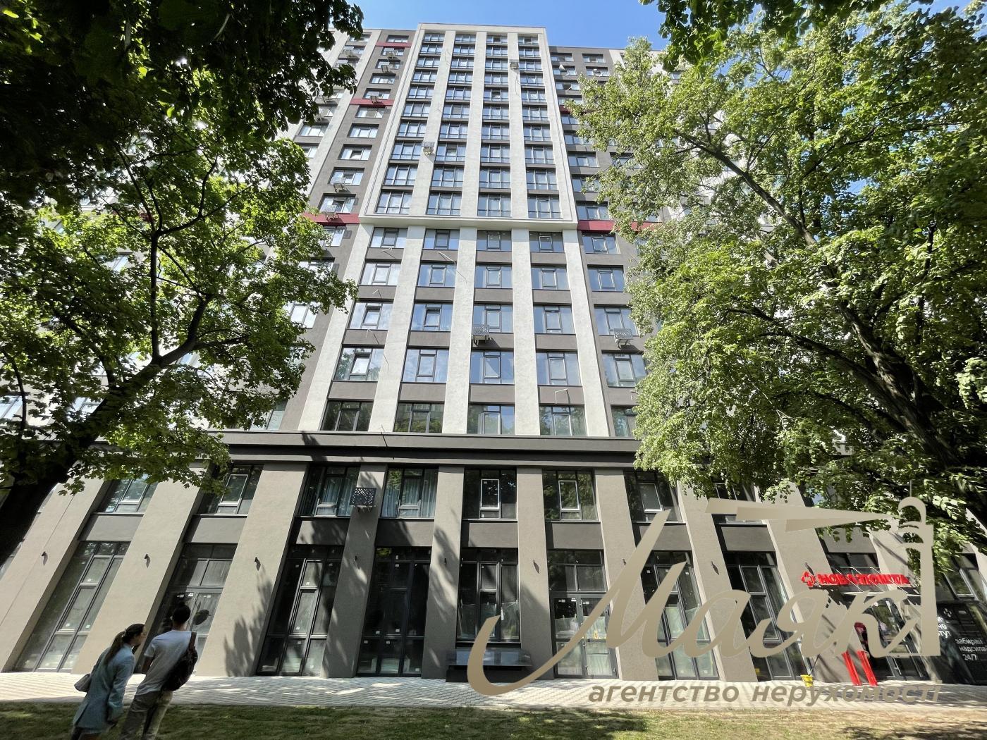 Rent of façade premises of 388 m² in the residential complex "Suchasny Kvartal", Otradny, Solomyansky district.