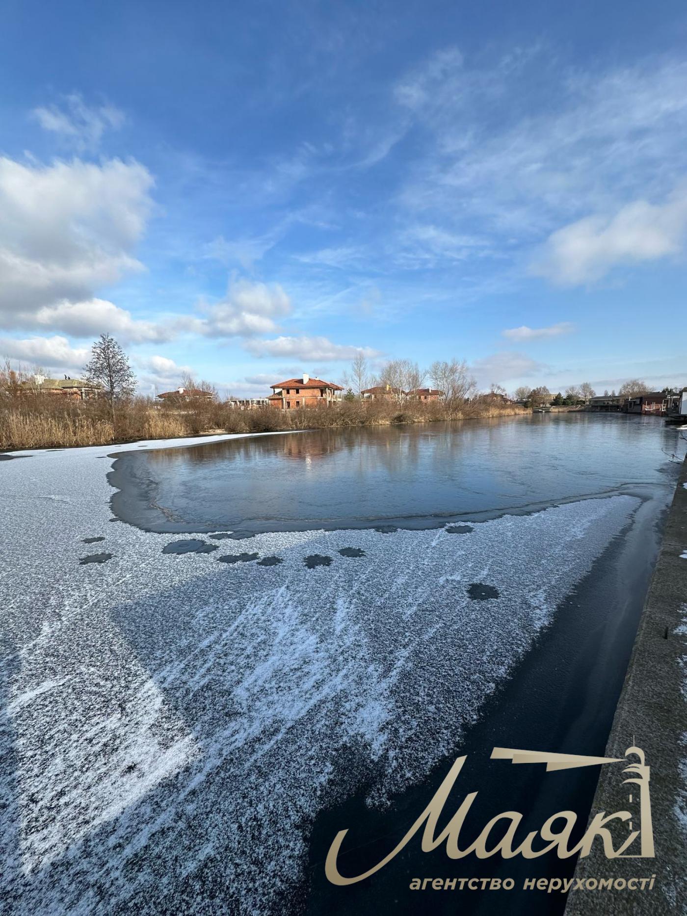 Sale of a plot with access to the Dnieper river. Koncha-Zaspa. Kozin village