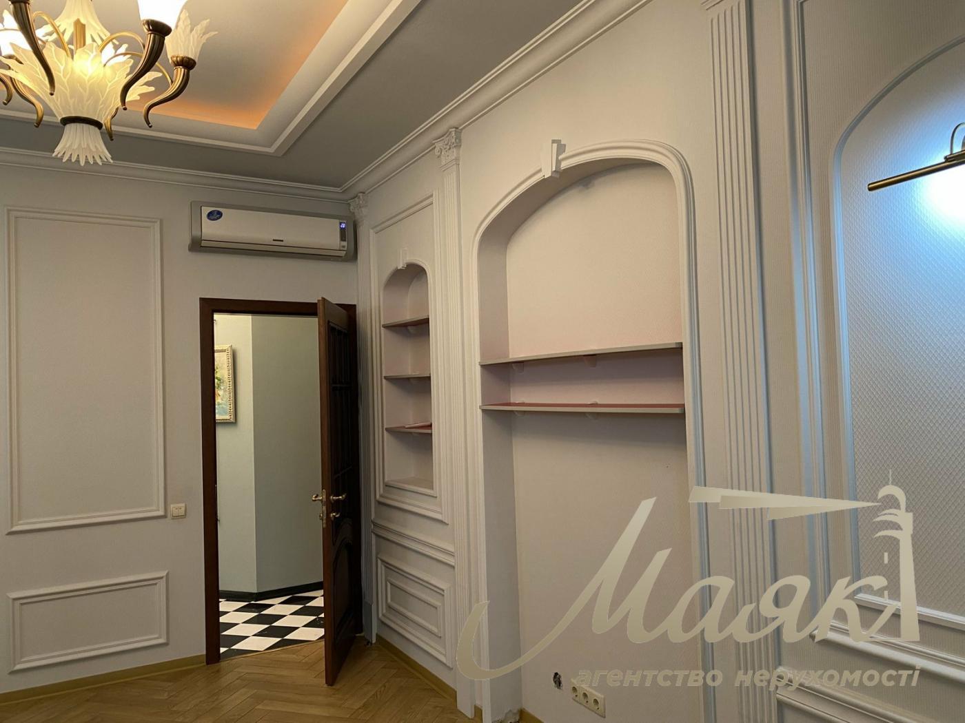 Rent a 3-room apartment in the residential complex Botanic Towers