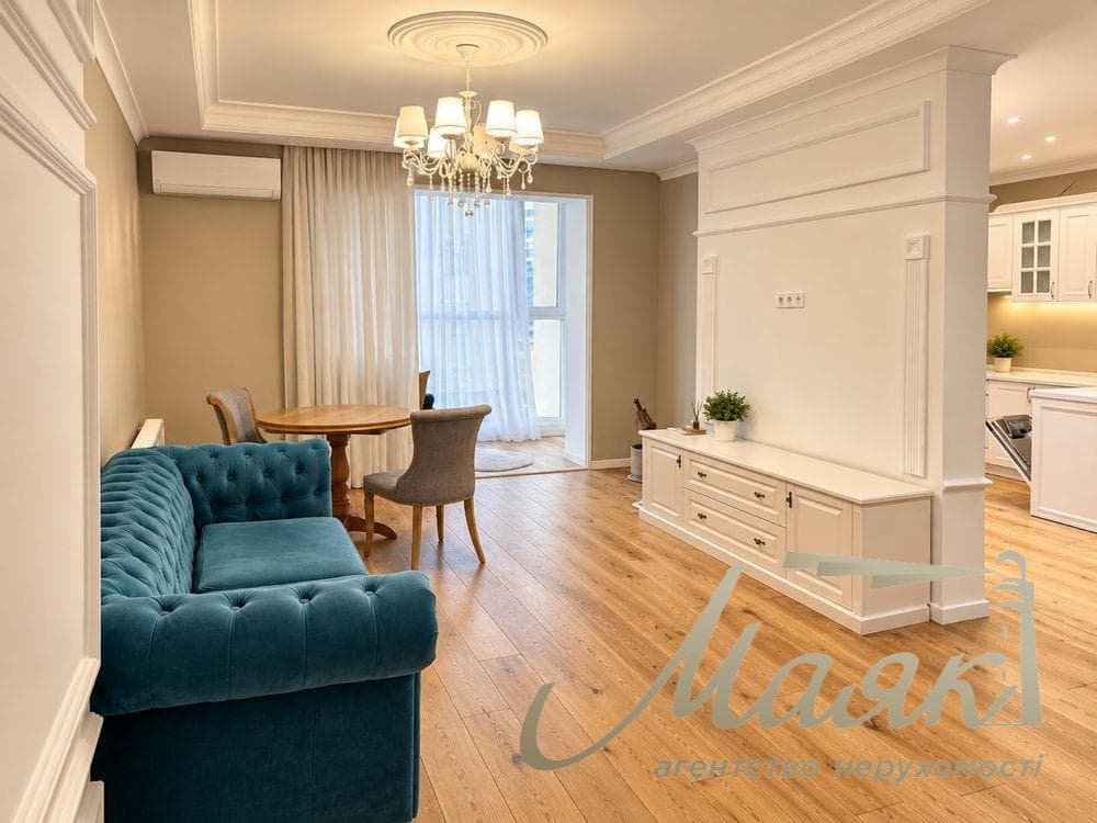 Rent a 64 m² designer 2-room apartment in the Dniprovskyi District
