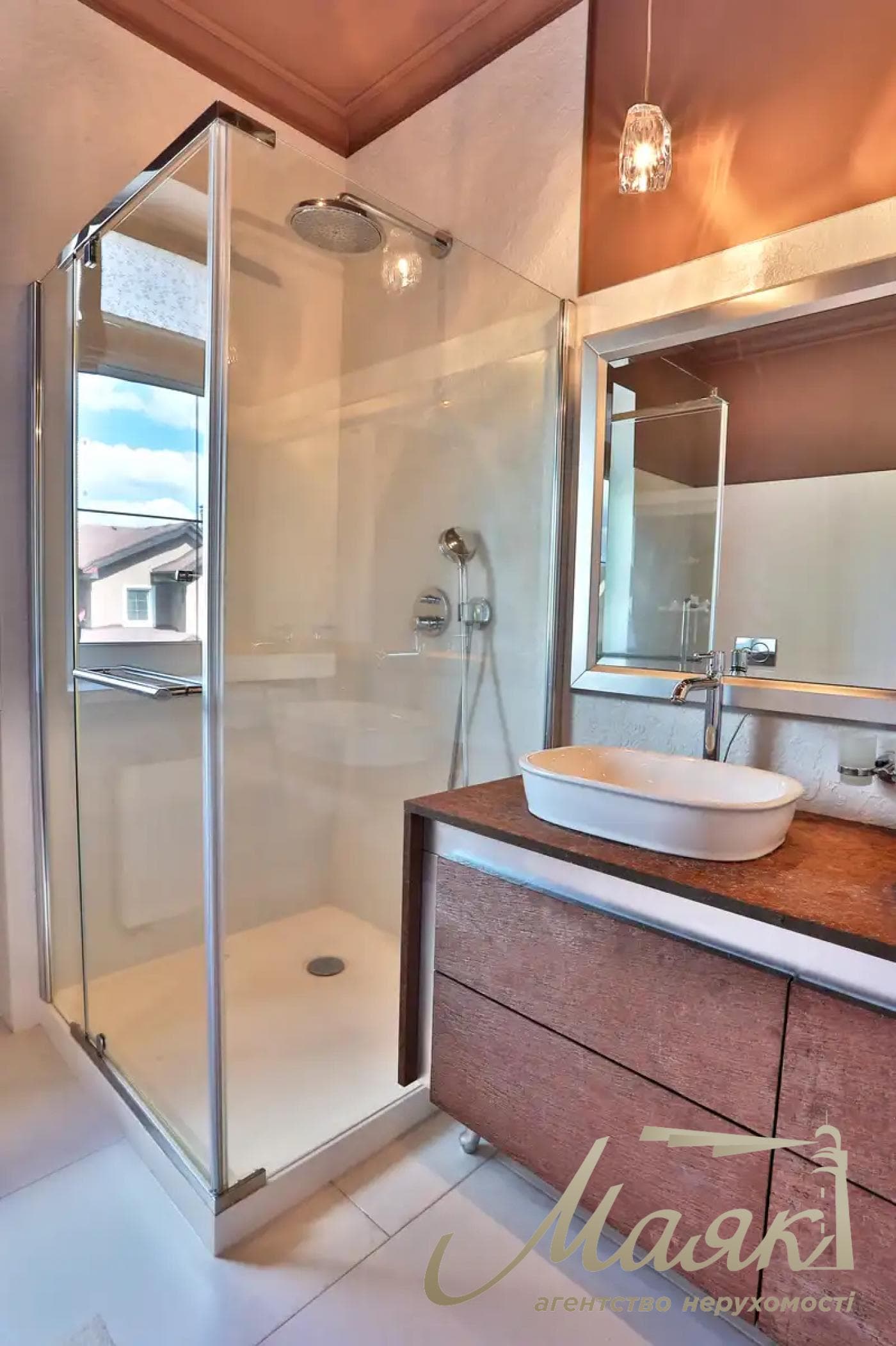 Оренда будинку площею 220 м² у котеджному містечку Green Hills, с. Віта-Поштова