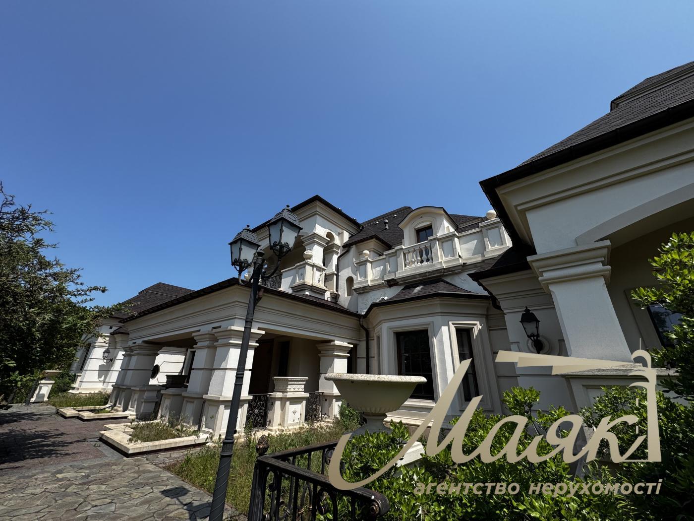 Продаж будинку біля води 1200 кв.м у Кончі-Заспі | Свій пляж і вихід до води