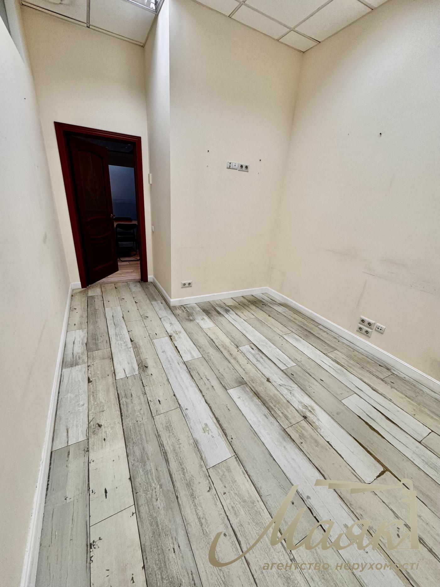 Rental of premises on the first floor of BC Leonardo, Bogdana Khmelnitskogo str.