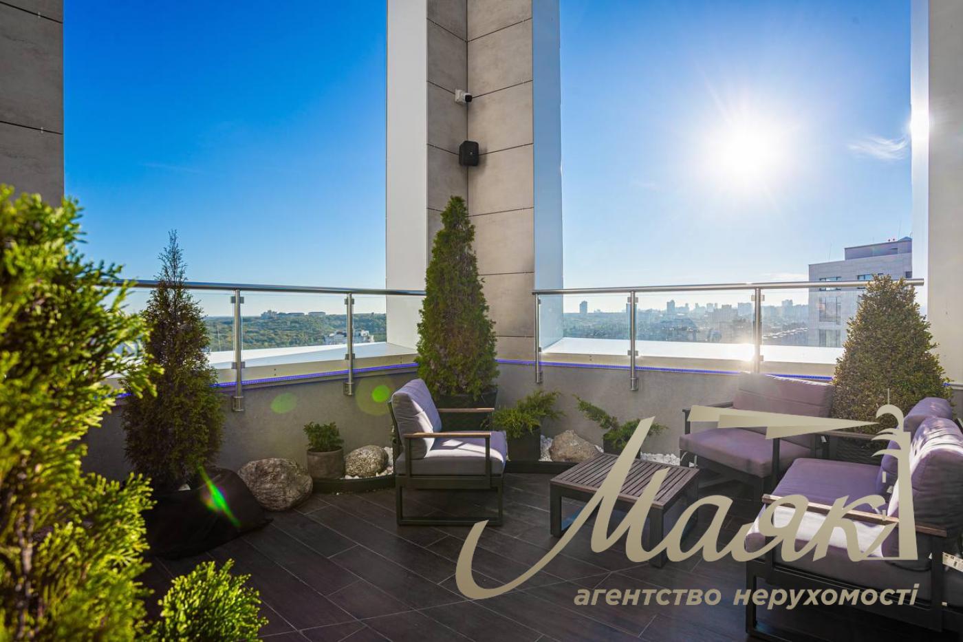 Продаж пентхауса 195 м² з терасою та дизайнерським ремонтом у ЖК Park Avenue VIP, Київ