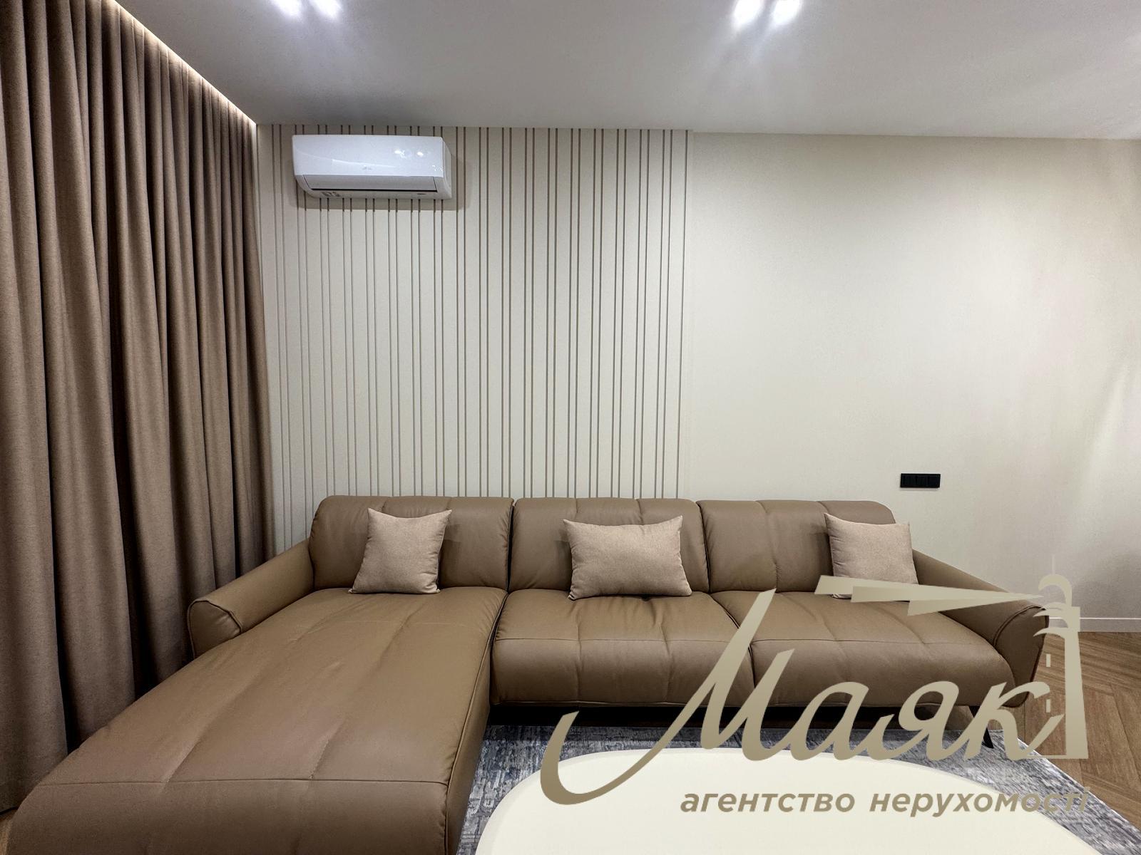 Rent 2-bedroom apartment in LCD Triiiniti Vasylia Tyutyunnika str. 39