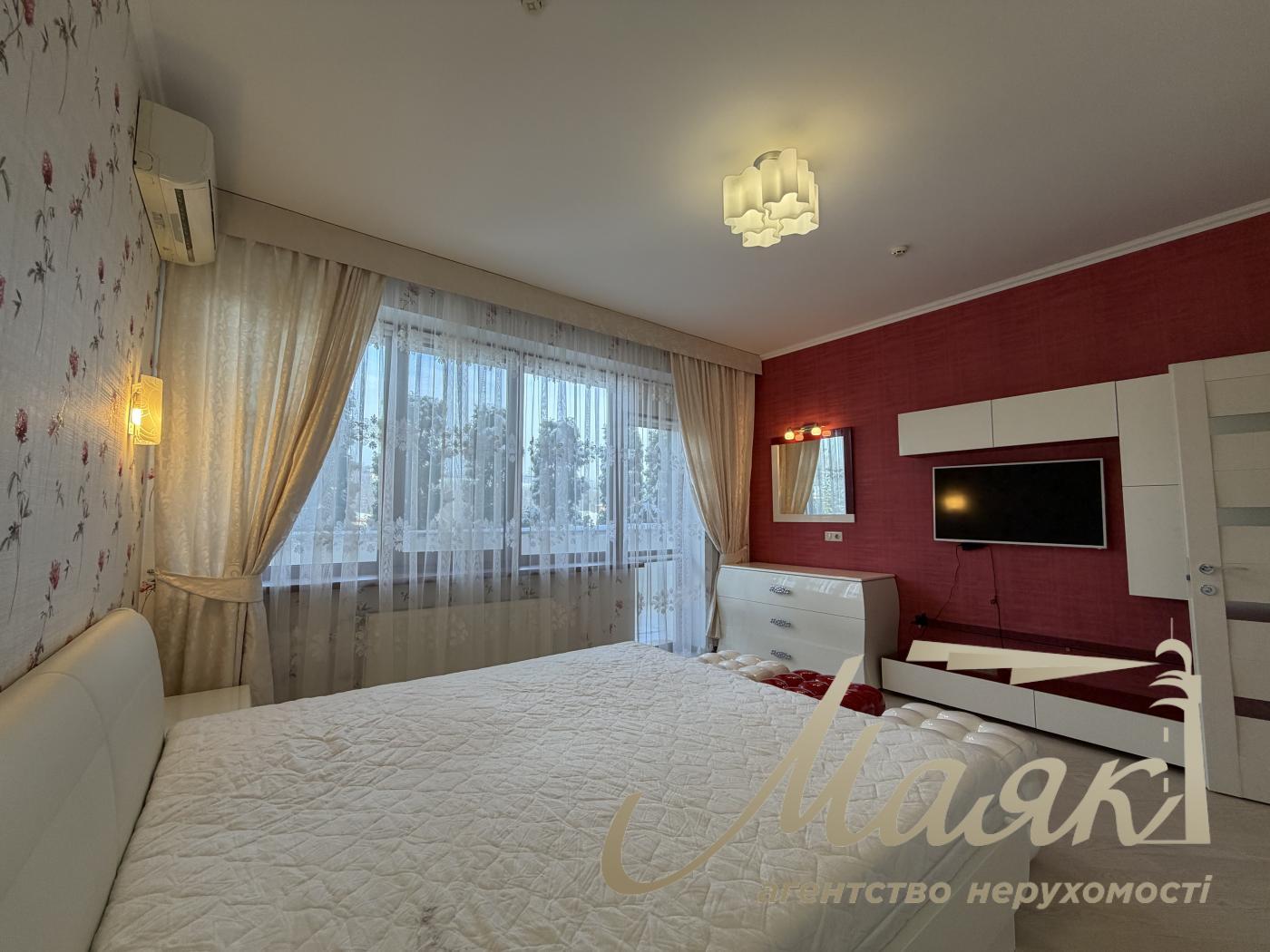 Rent 2-storey house 220m2 in. Ivankovici/Kruglyk, KG "Maetok"