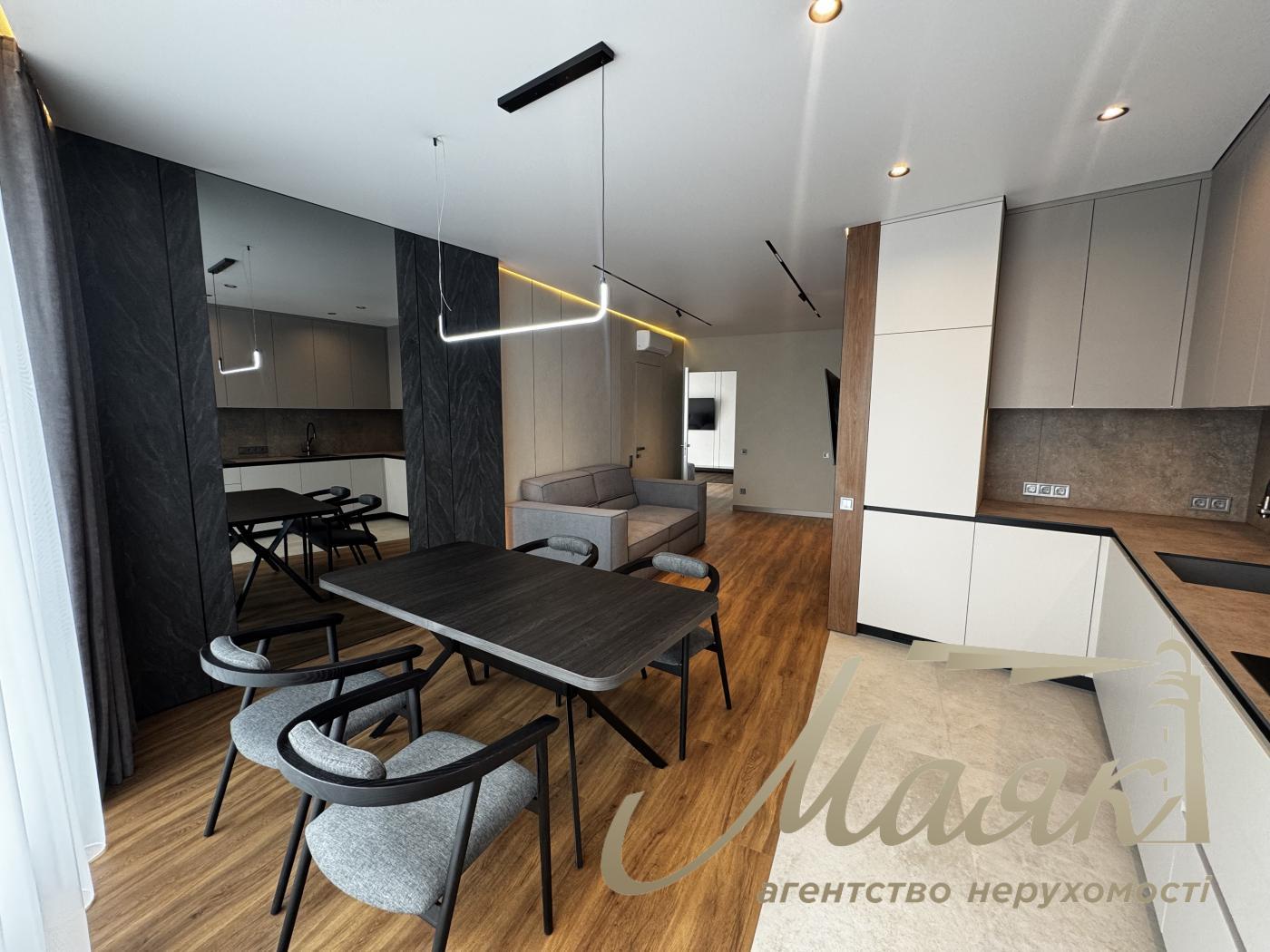For sale 3-bedroom apartment in LCD Great