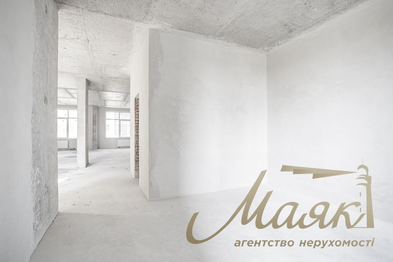 Sale of a five-room apartment in the residential complex Novopecherskie Lipki, Dragomirova st.