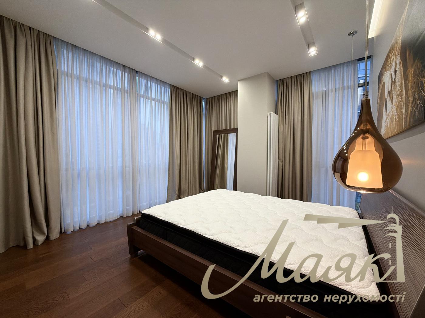 Rent 3-room apartment in LCD Novopecherskie Lipki str. Andriy Verkhoglyada (Mykhaila Dragomirov), 11-V