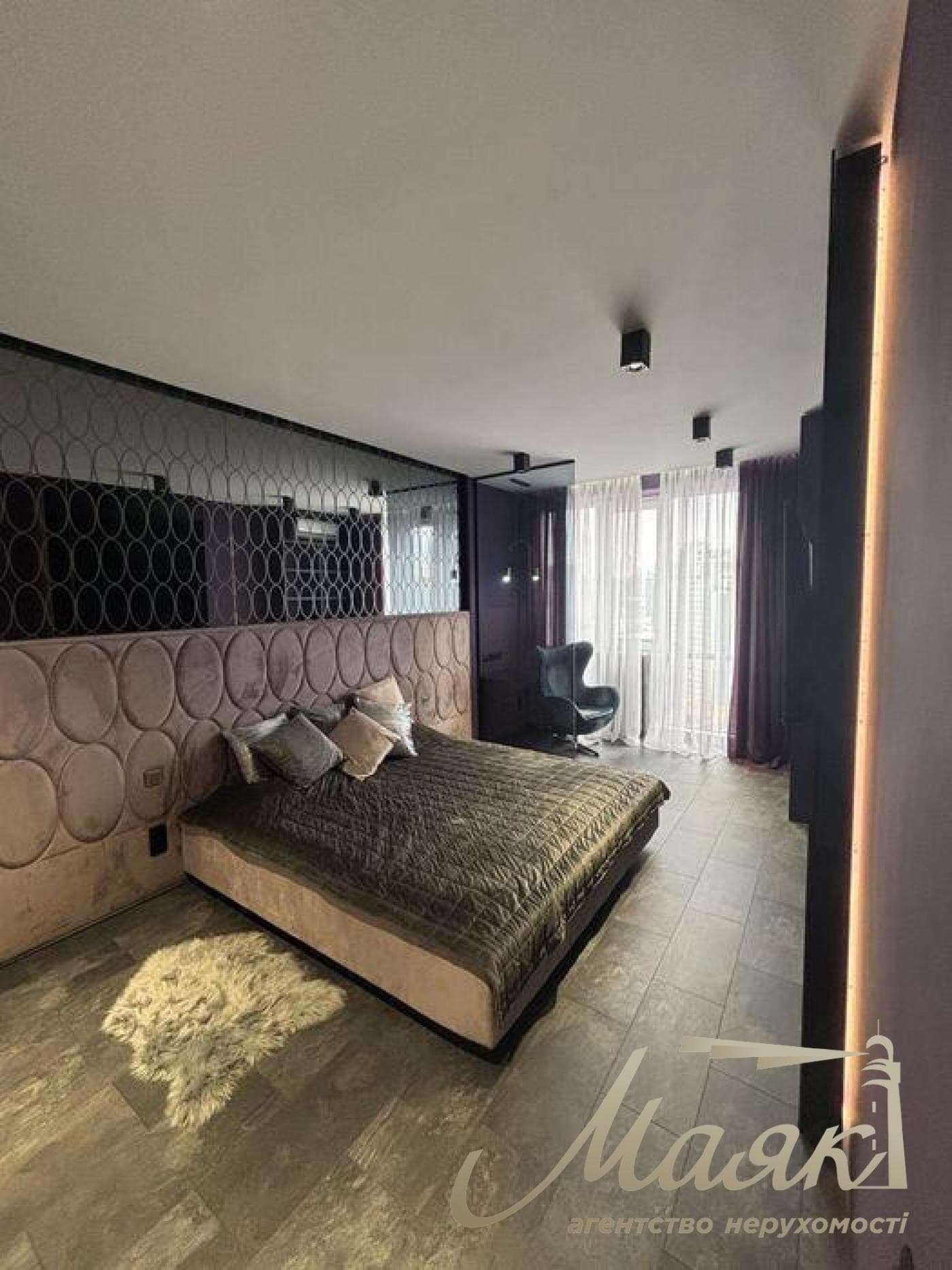 Продаж 2-кімнатної квартири у ЖК Royal Tower, 65 кв. м, Центр, вул. Саксаганського, 37К