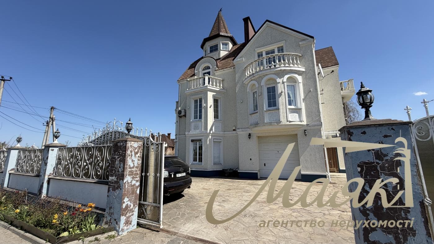 Продаж преміального 3х-поверхового будинку 350 м² у Гореничі, Бучанський район, Київська область