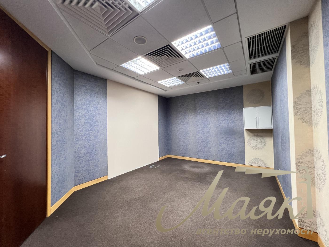 Оренда офісу 77 кв.м в БЦ Леонардо по вул. Богдана Хмельницького 52/17